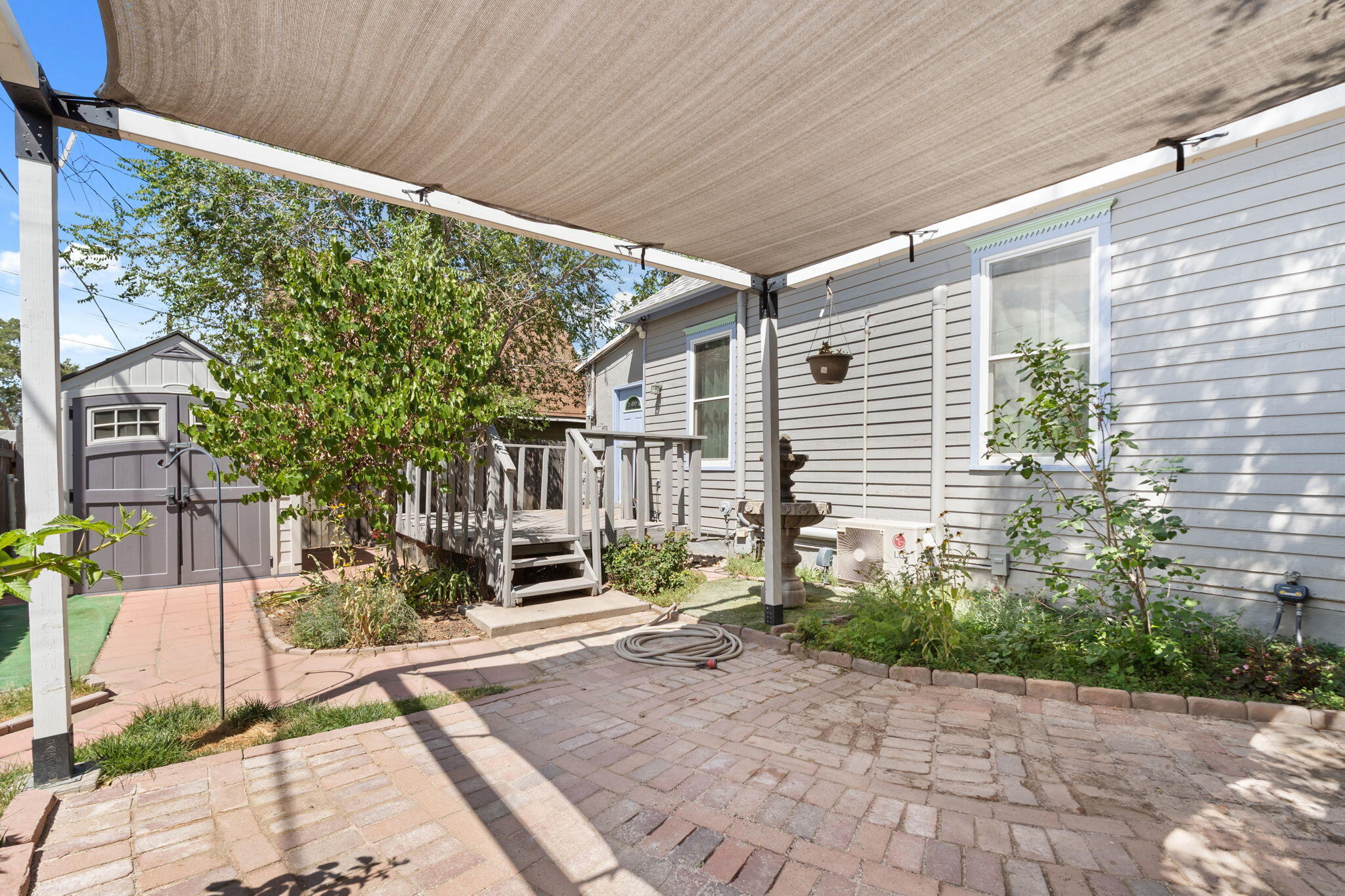 Photo 10 — 517 Coal Avenue SE