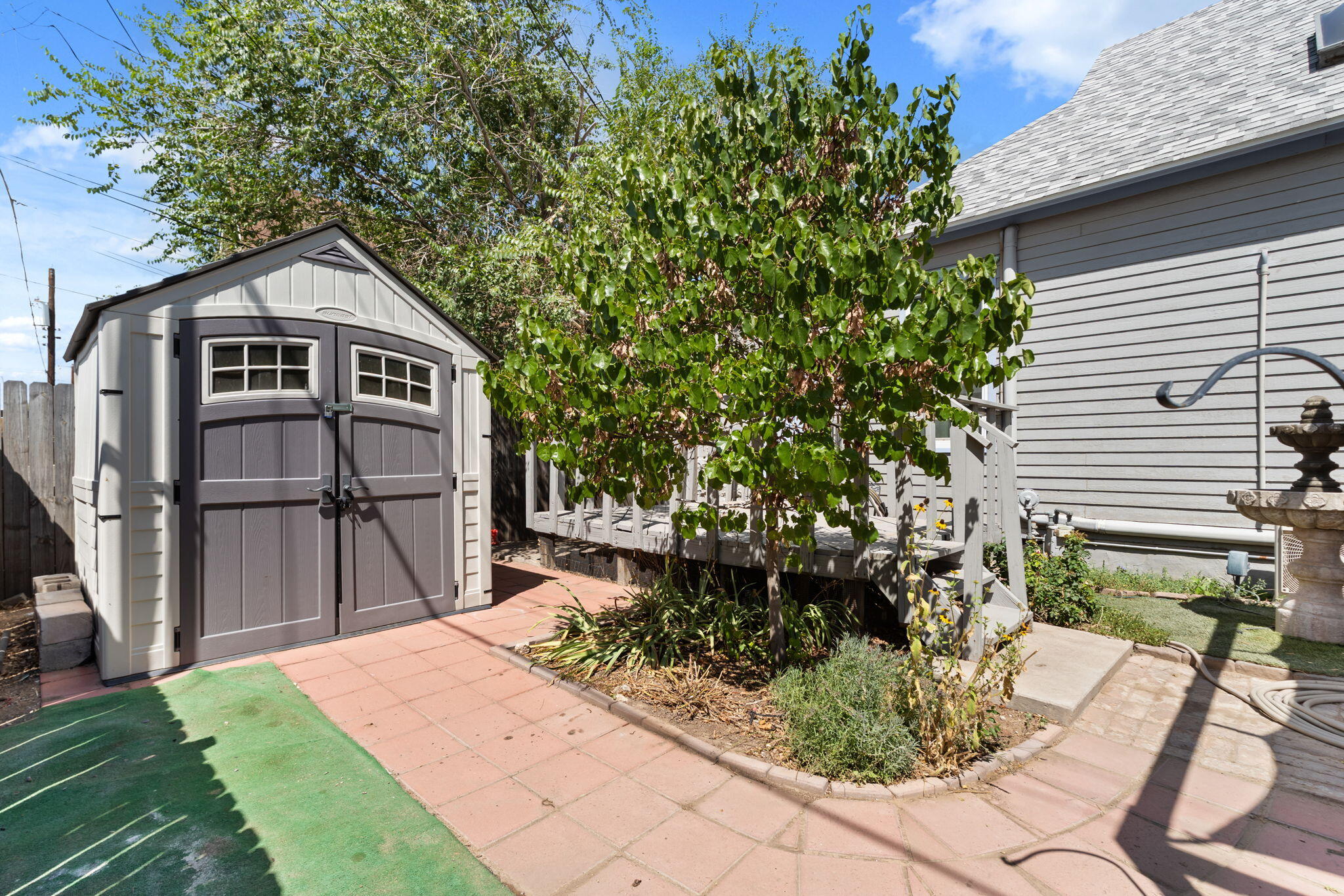Photo 11 — 517 Coal Avenue SE