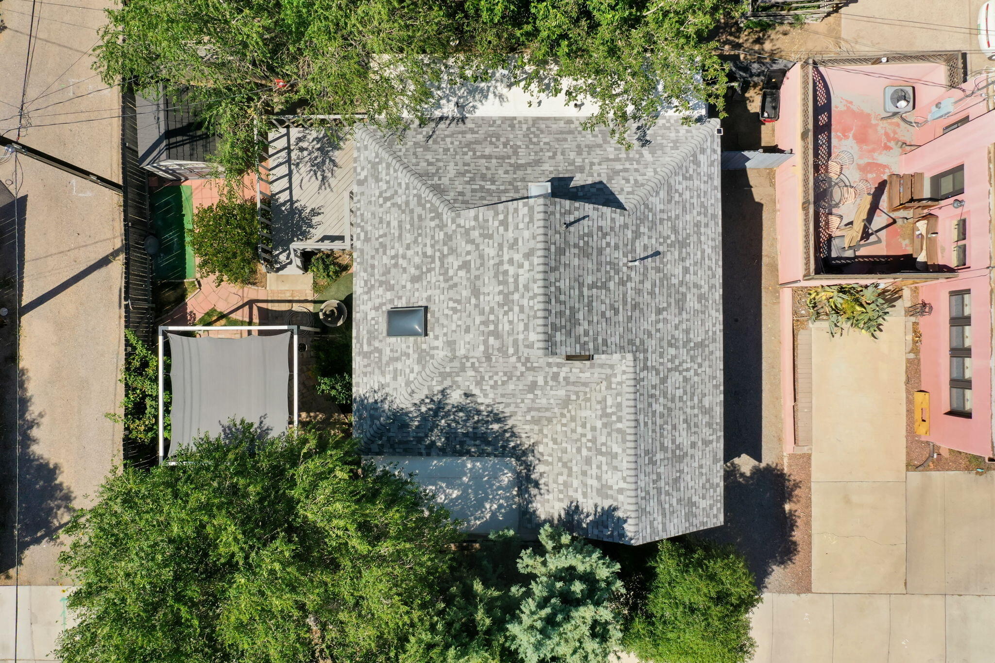 Photo 3 — 517 Coal Avenue SE