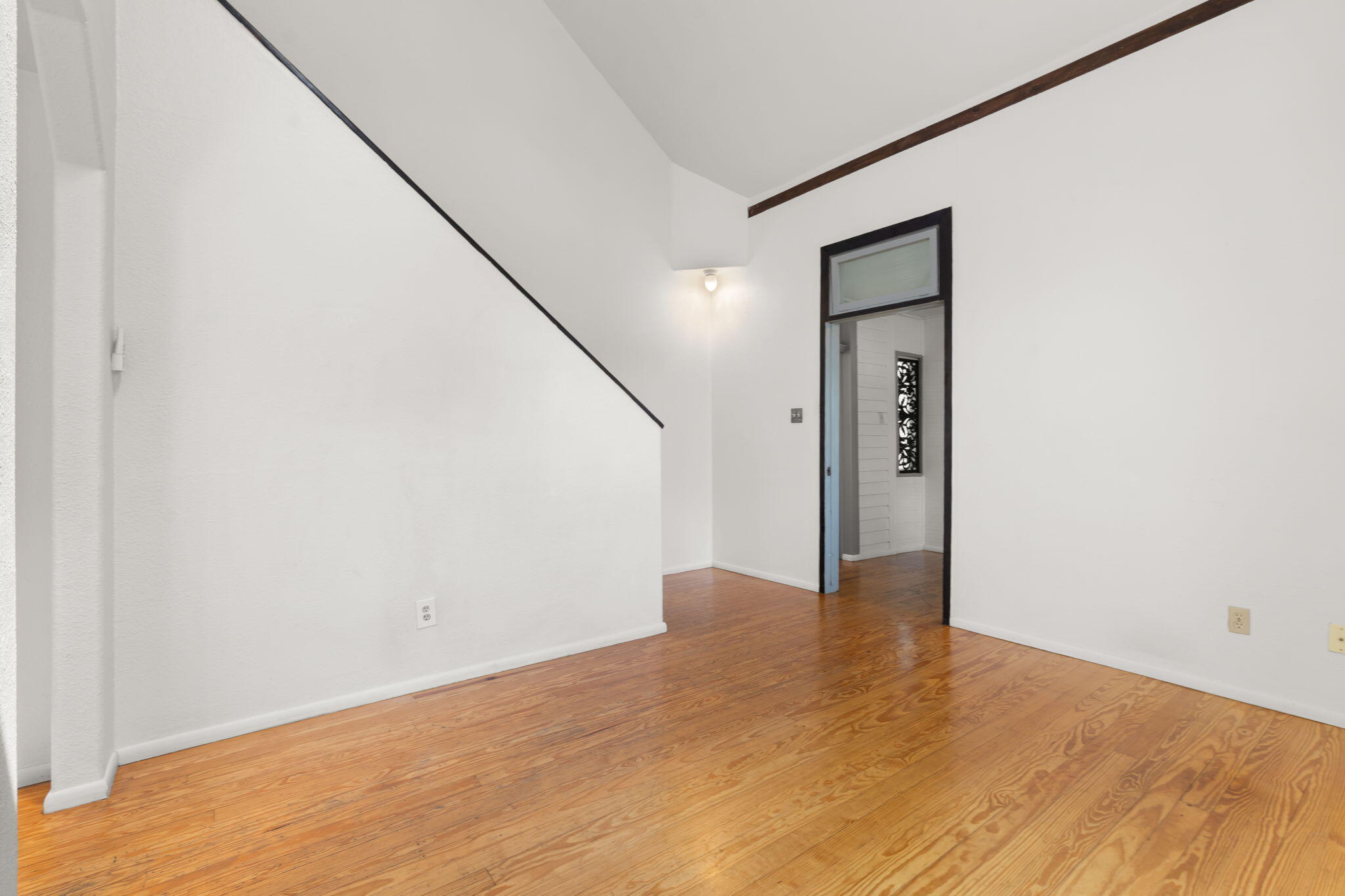 Photo 12 — 517 Coal Avenue SE