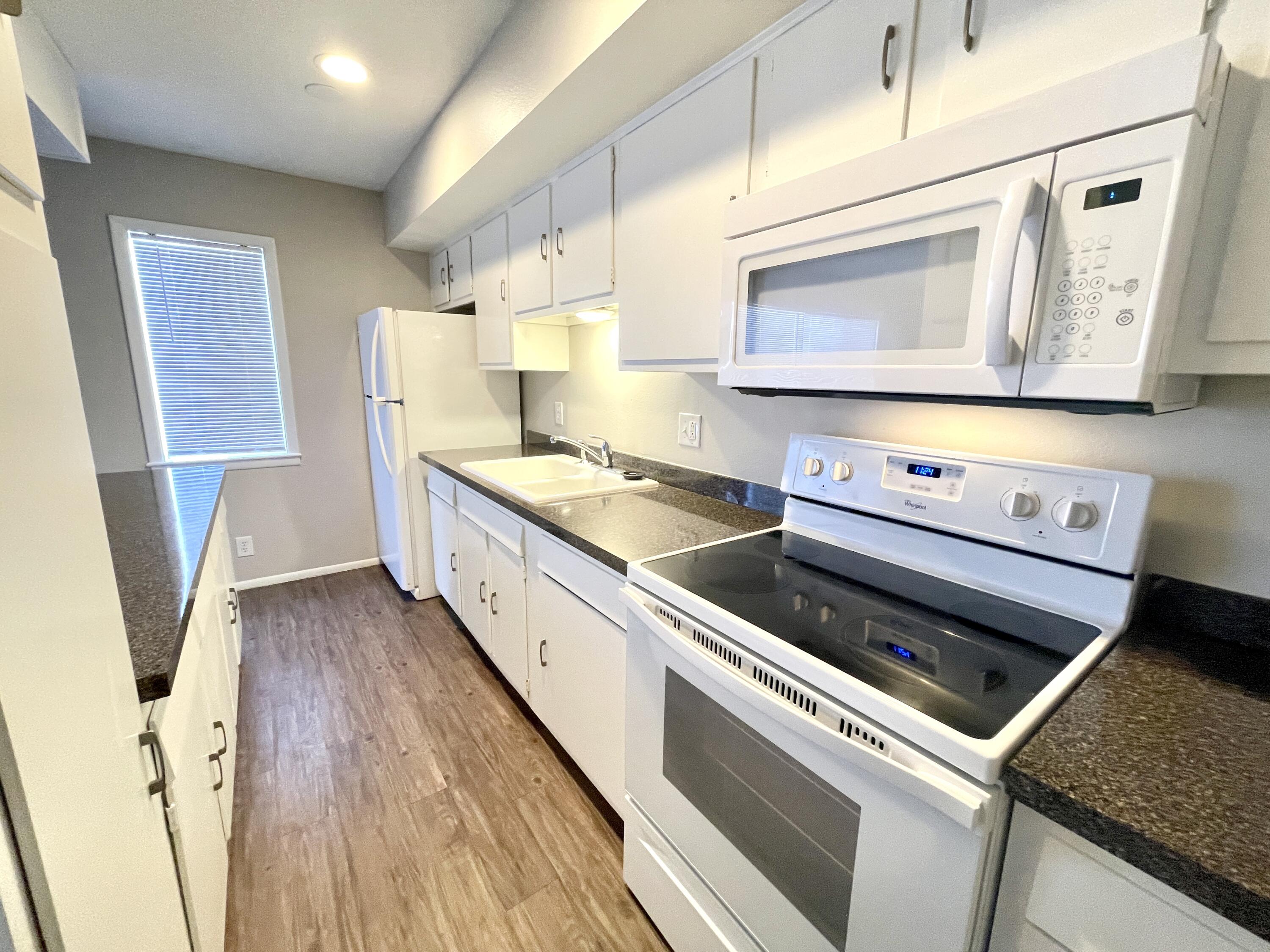 Photo 12 — 802 Gold Avenue SW