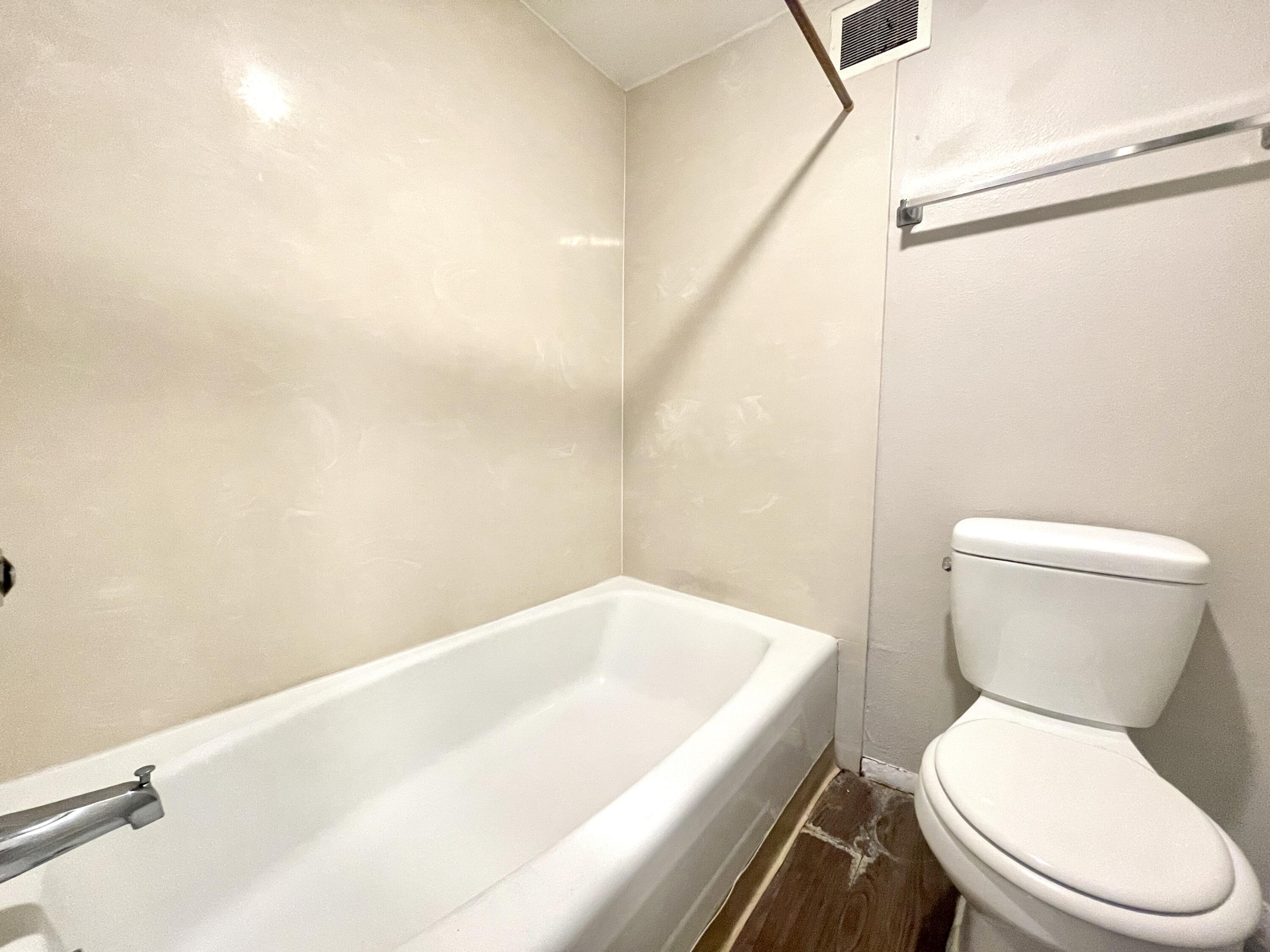 Photo 9 — 802 Gold Avenue SW