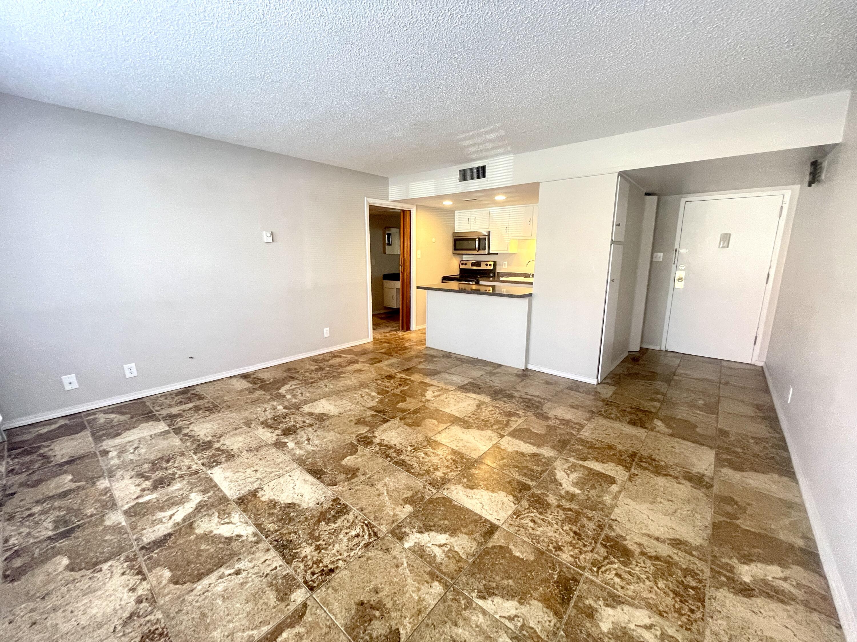 Photo 19 — 802 Gold Avenue SW
