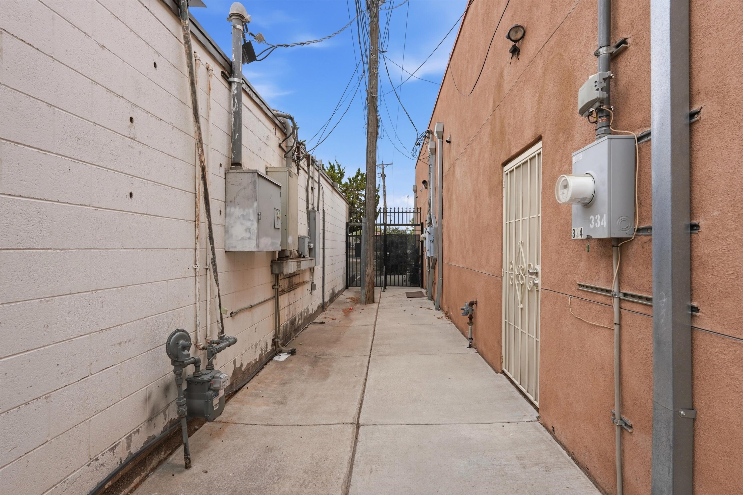 Photo 2 — 334 Adams Street SE
