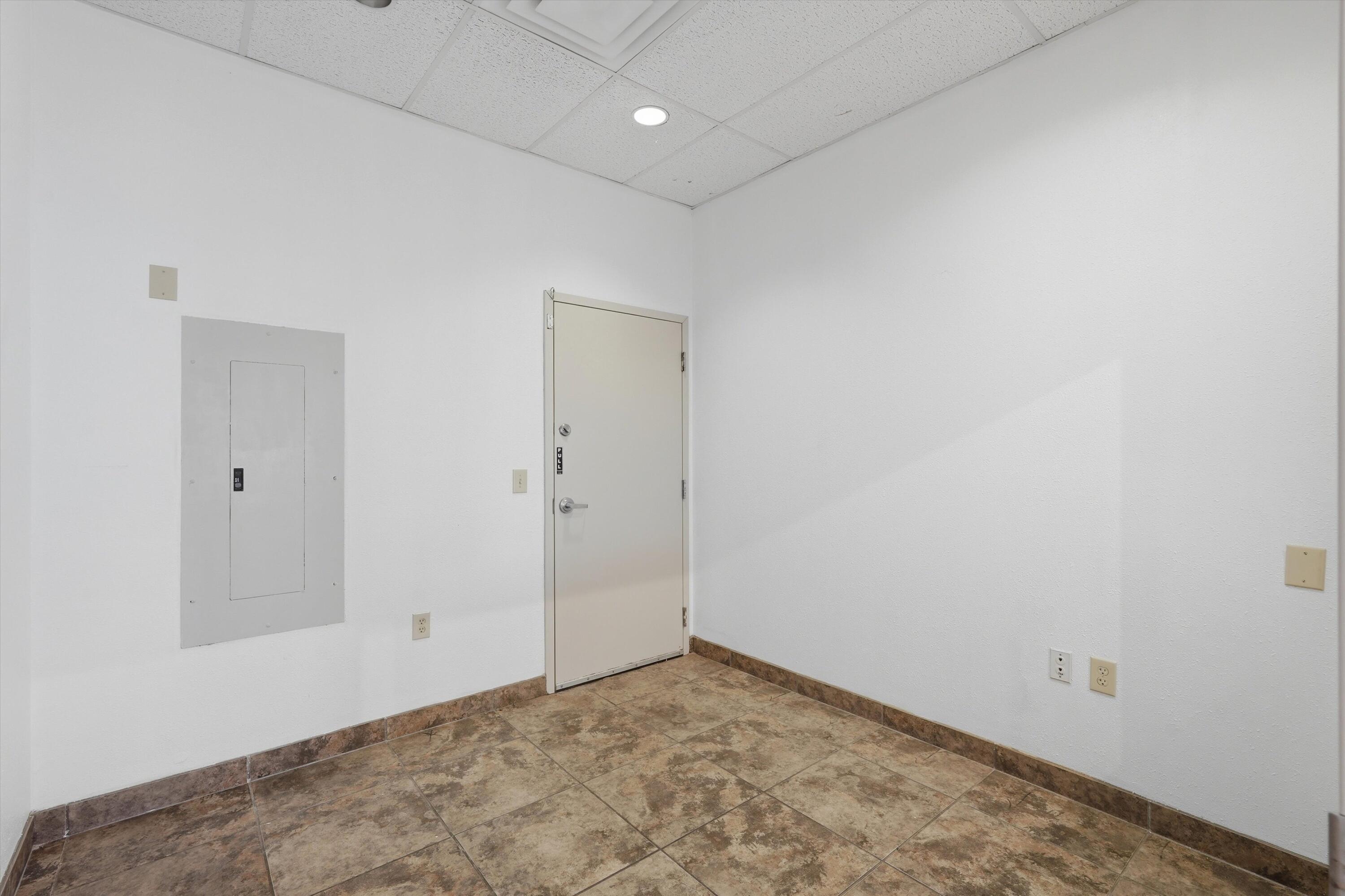 Photo 5 — 336 Adams Street SE