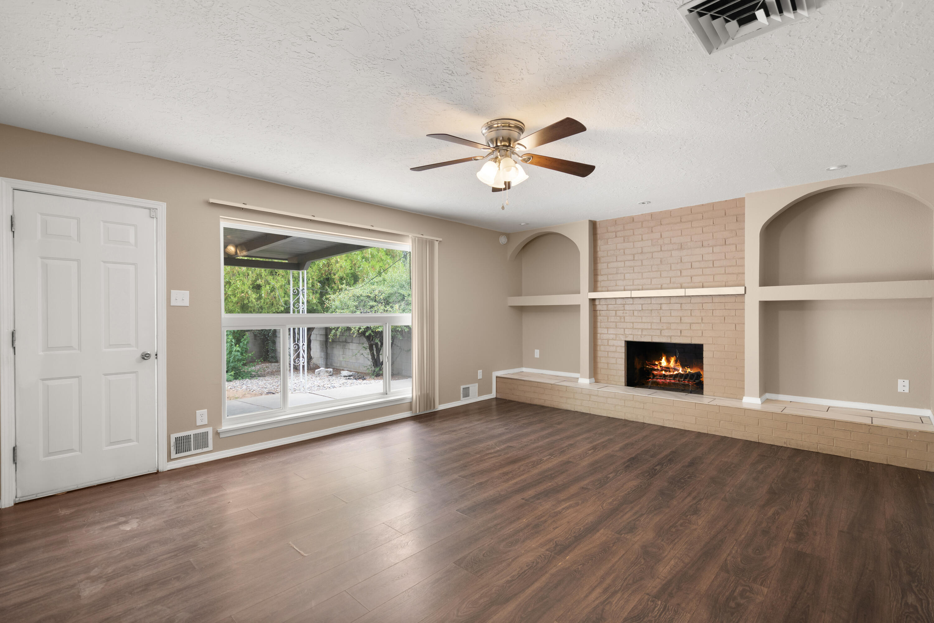 Photo 17 — 8114 Pickard Avenue NE