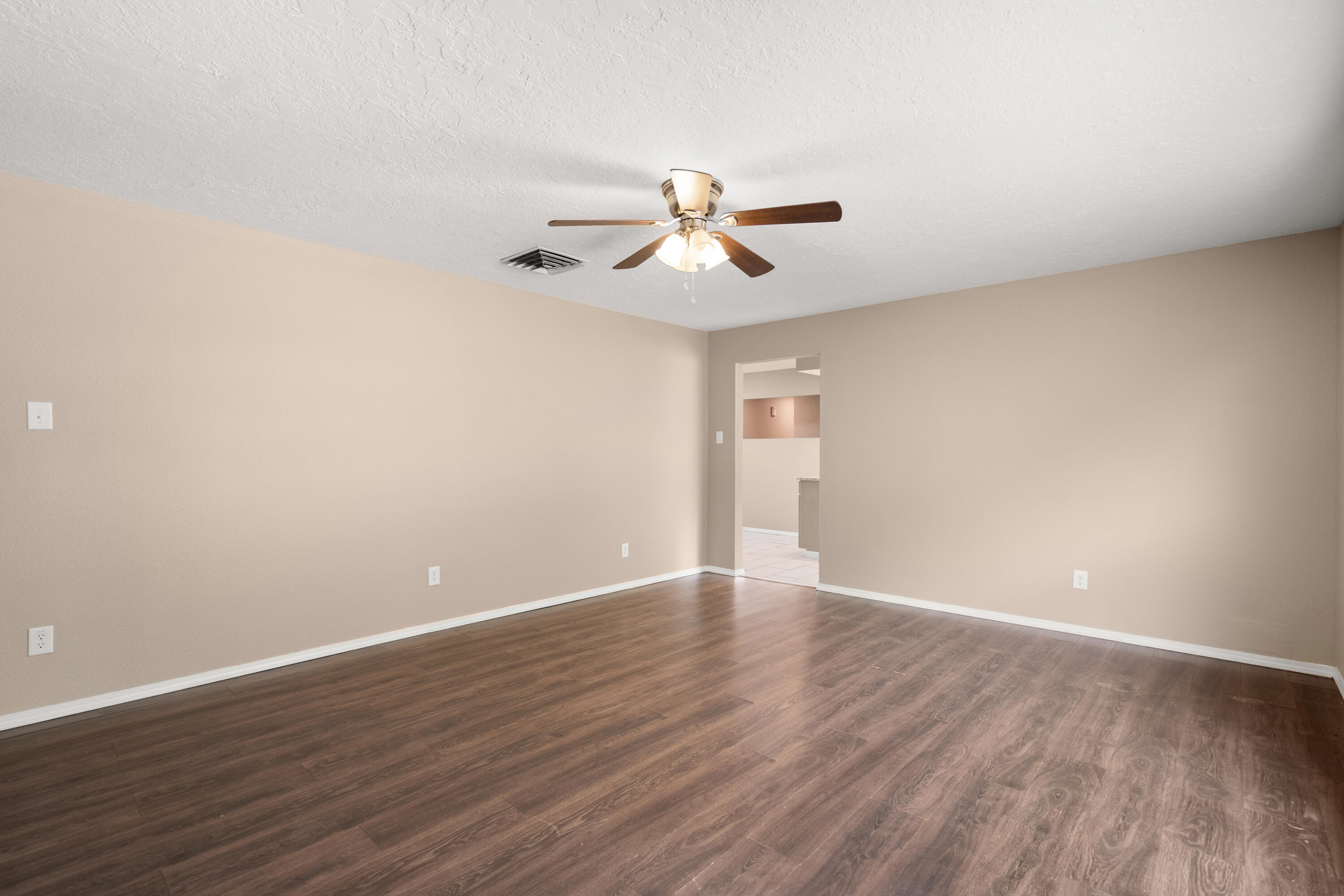 Photo 16 — 8114 Pickard Avenue NE