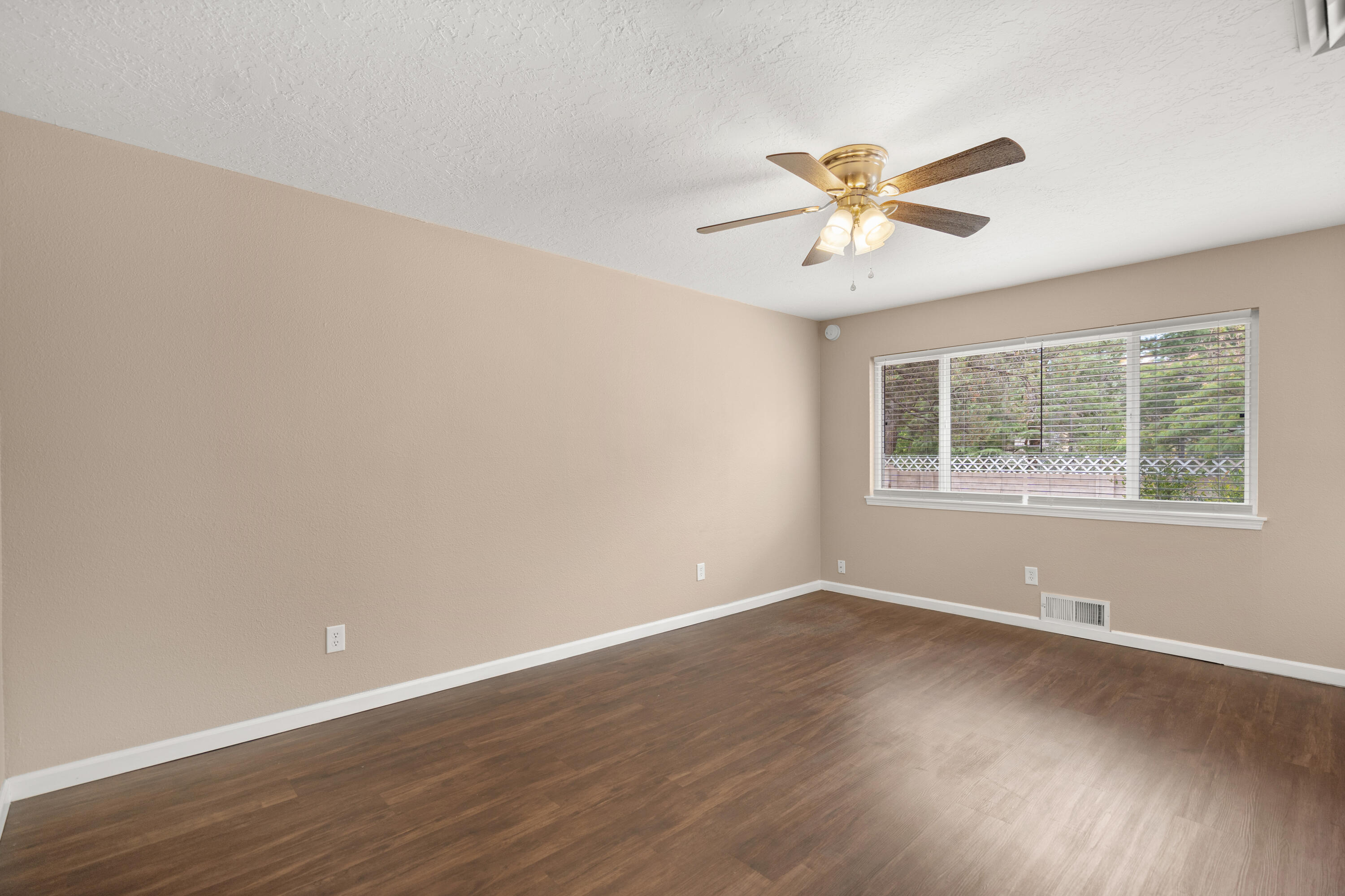 Photo 13 — 8114 Pickard Avenue NE