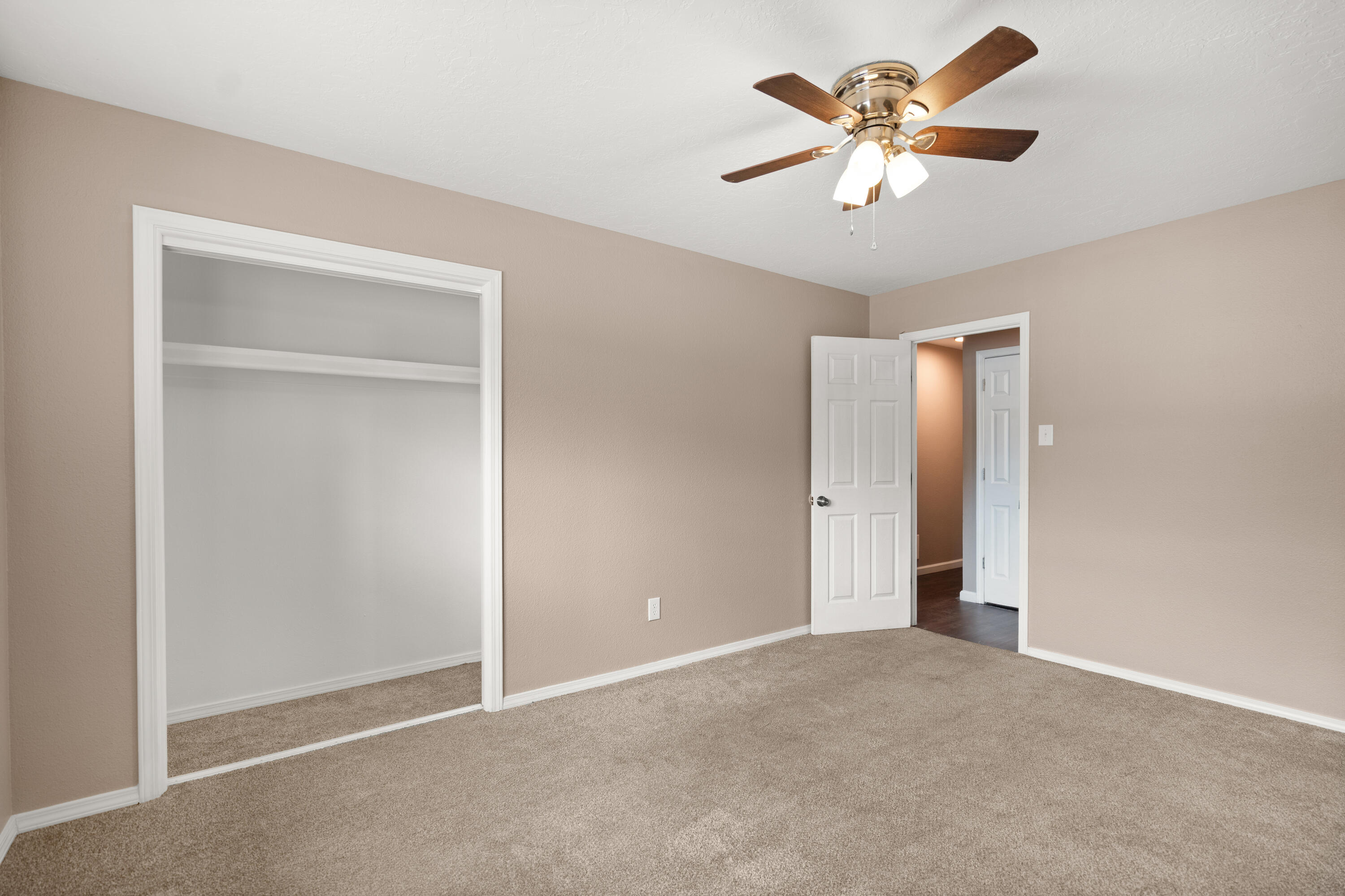 Photo 6 — 8114 Pickard Avenue NE