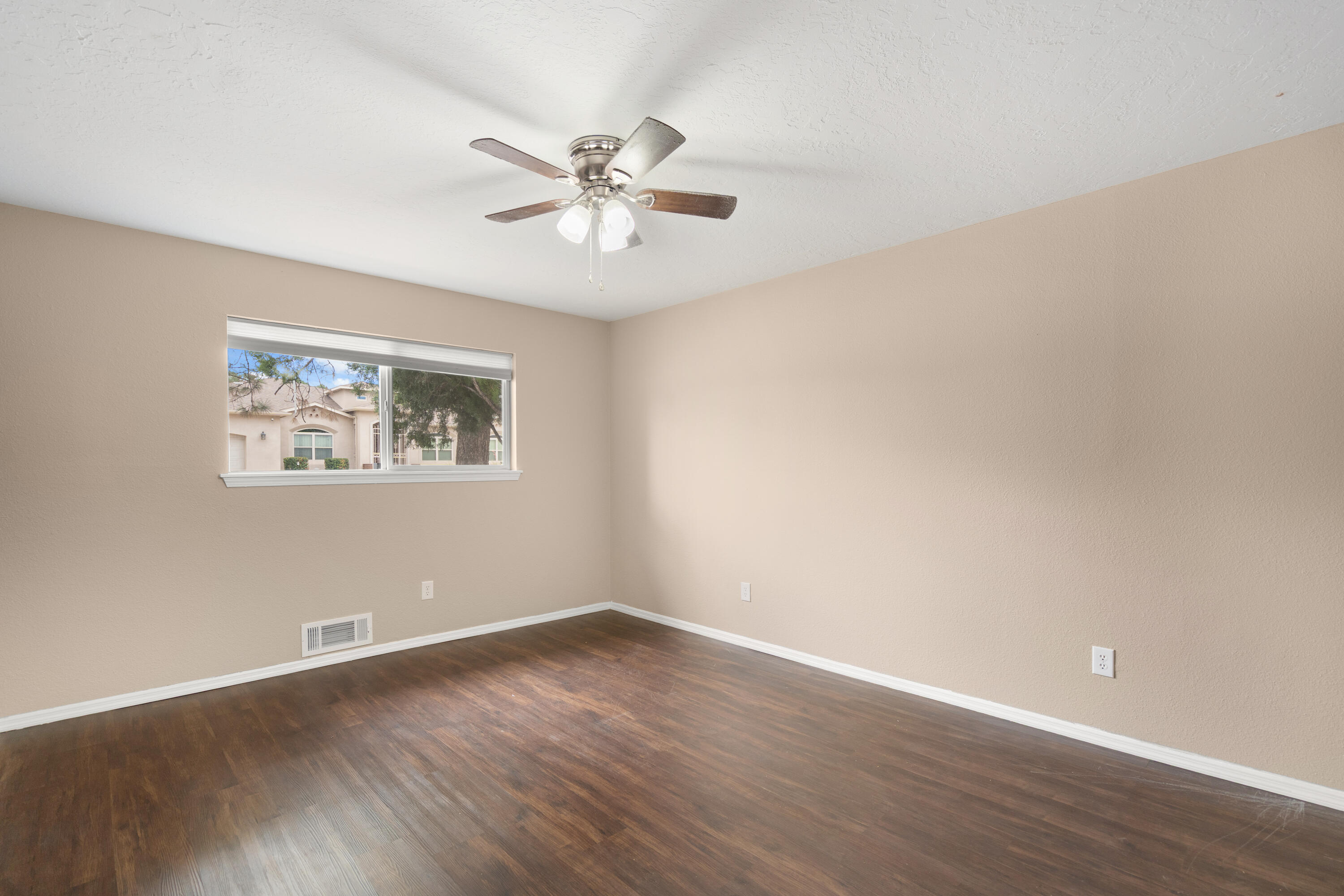 Photo 4 — 8114 Pickard Avenue NE