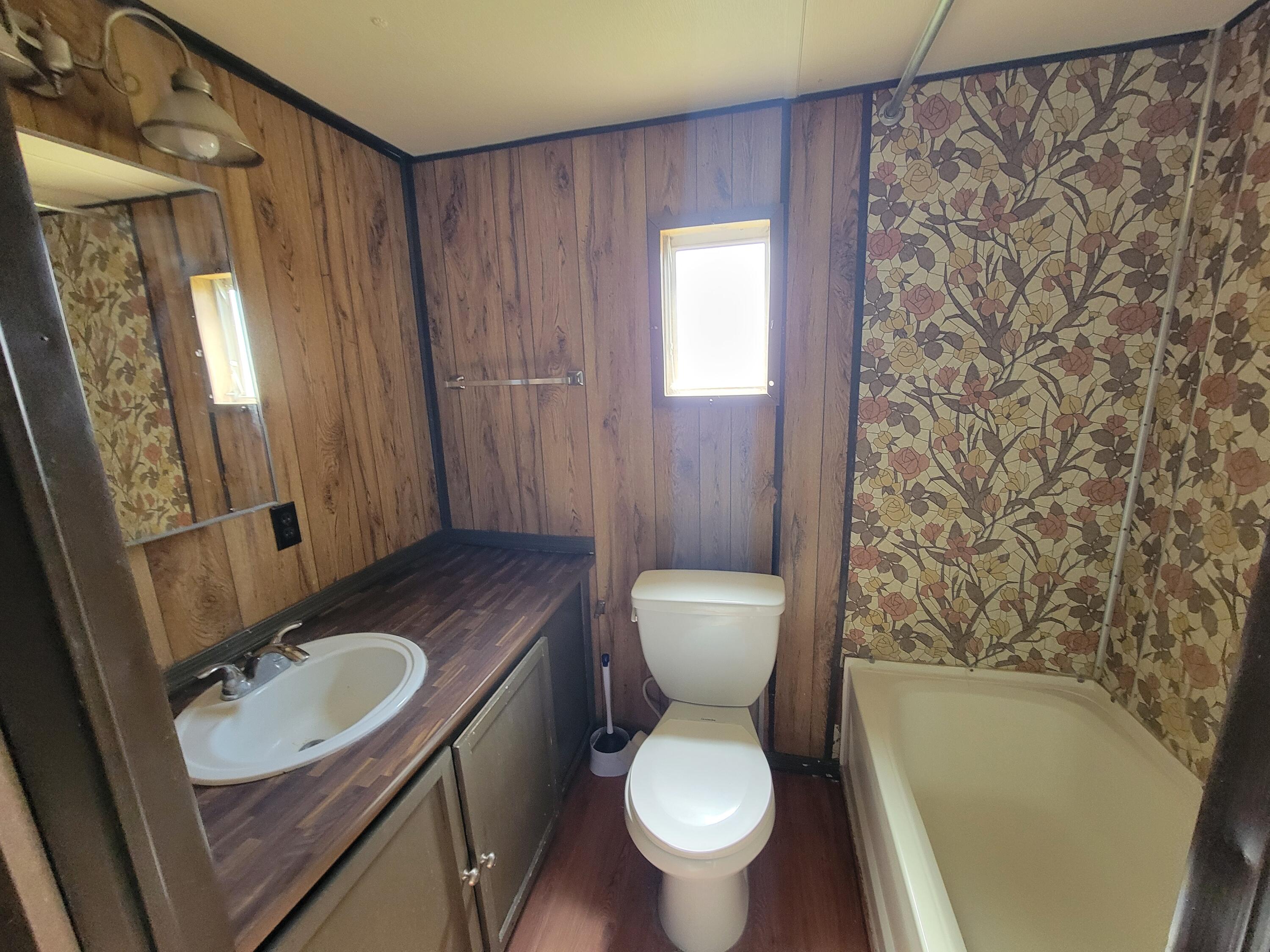 Photo 4 — 1101 Clark Avenue