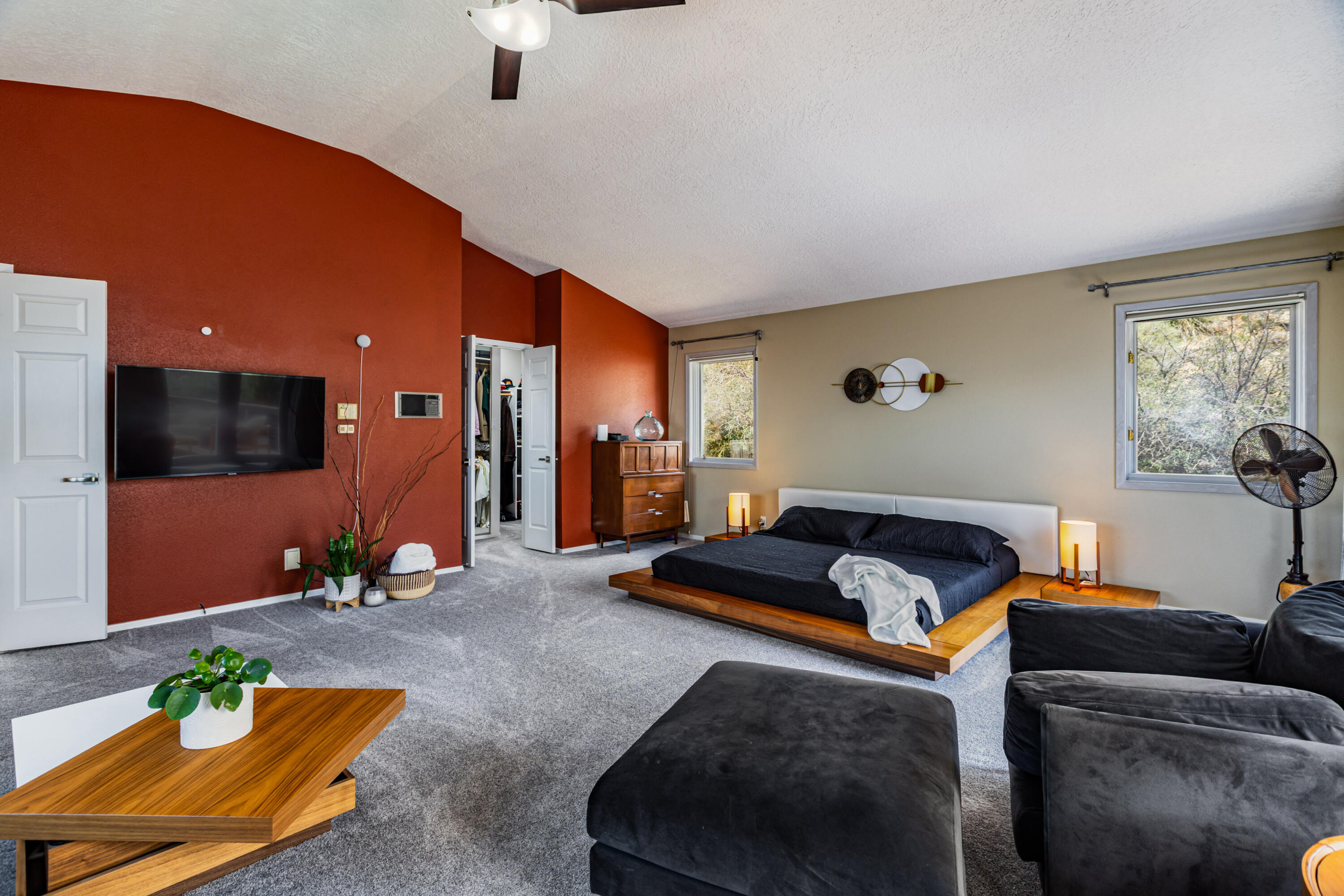 Photo 2 — 13616 Deer Trail Place NE
