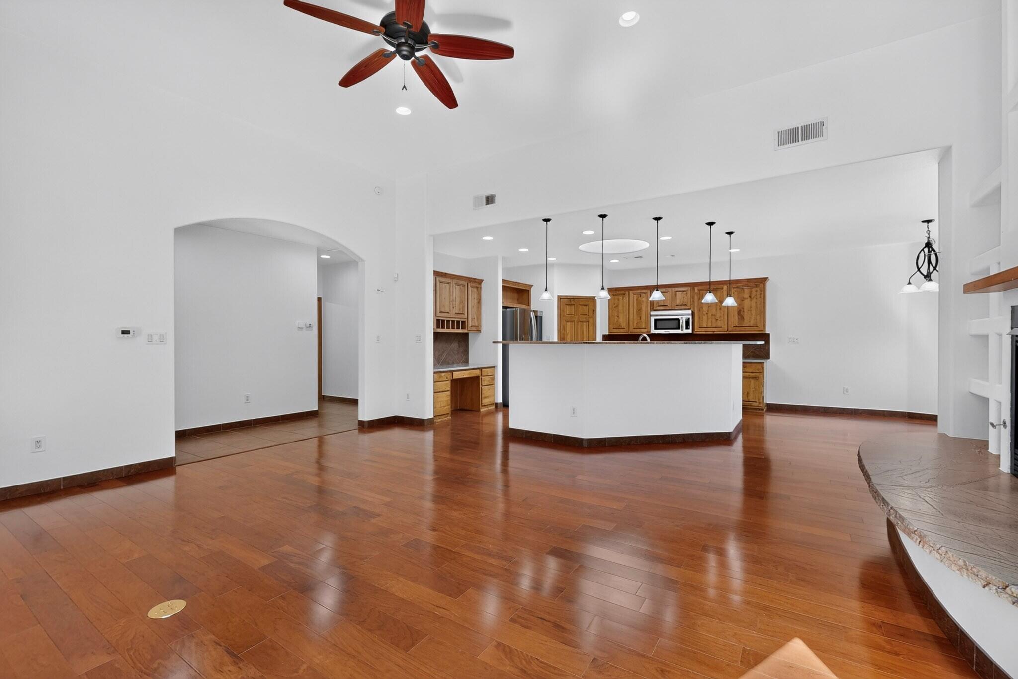 Photo 18 — 236 Anna Maria Place SW