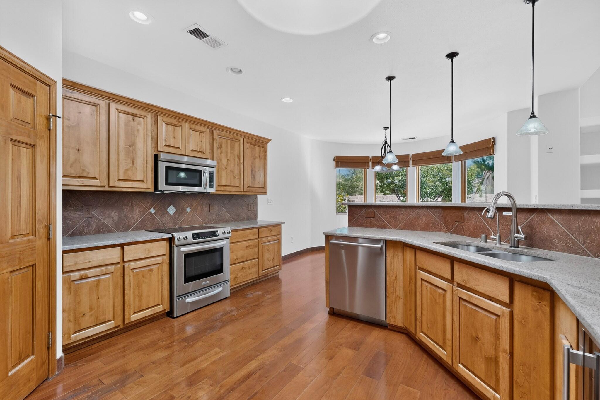 Photo 19 — 236 Anna Maria Place SW