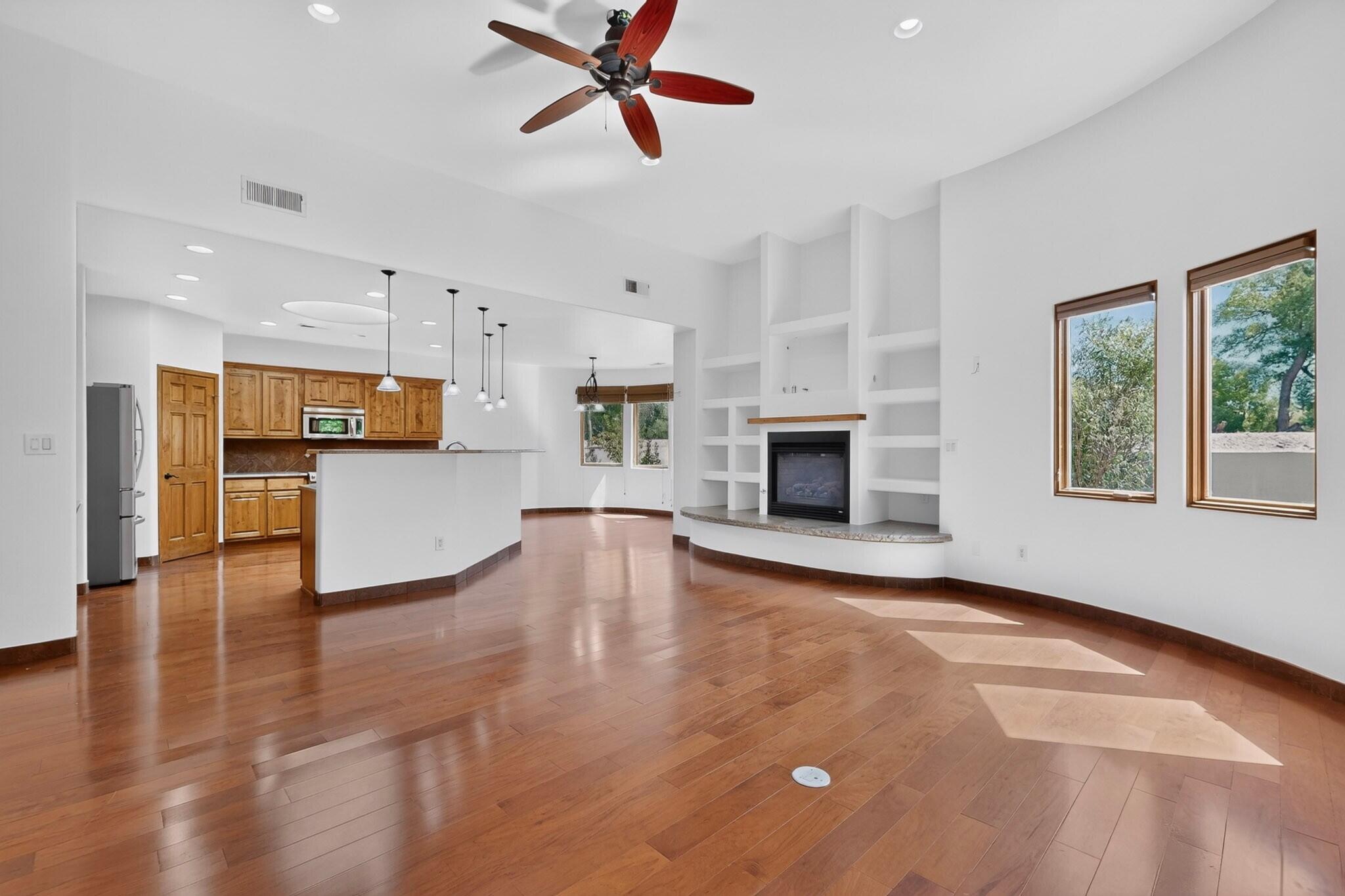 Photo 11 — 236 Anna Maria Place SW
