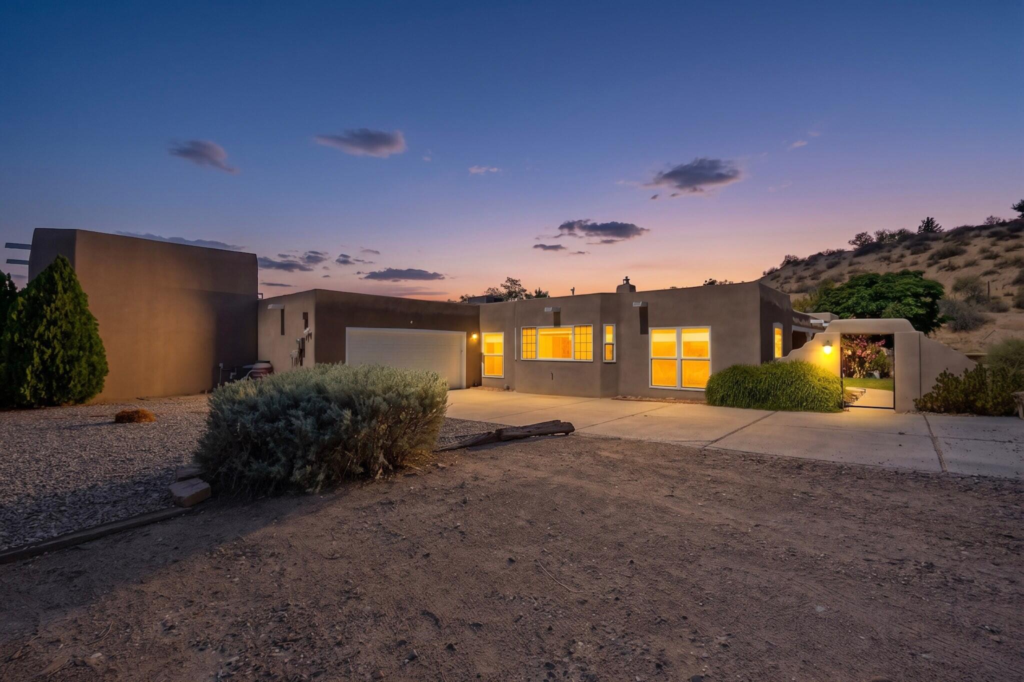 321 Paseo De Corrales, Corrales, NM 87048