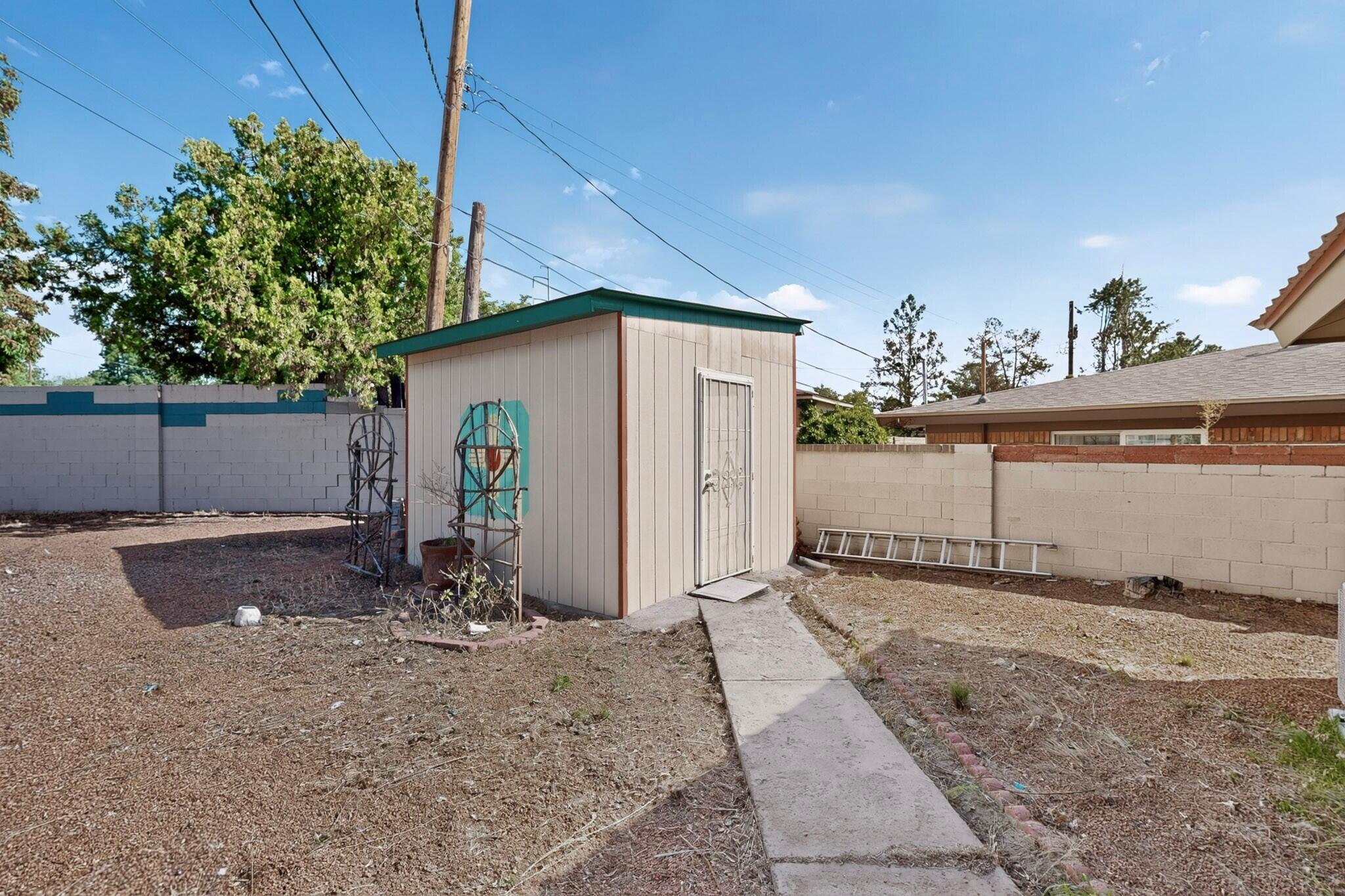 Photo 4 — 8316 Dellwood Road NE