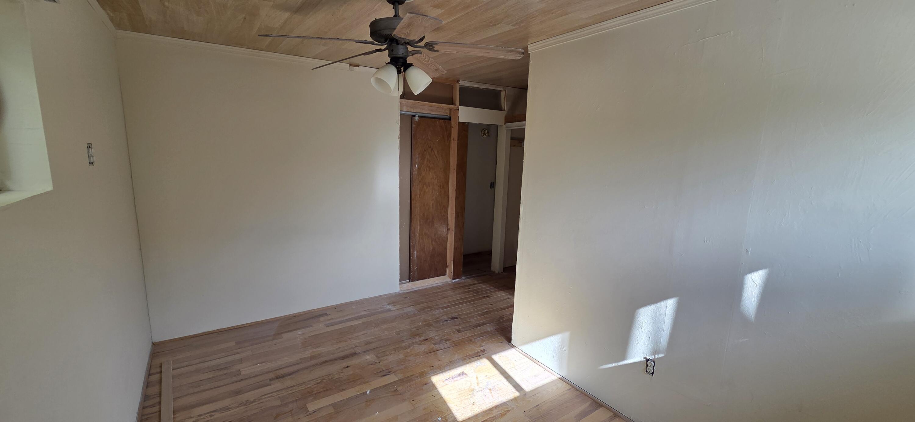 Photo 2 — 518 Valencia Drive SE