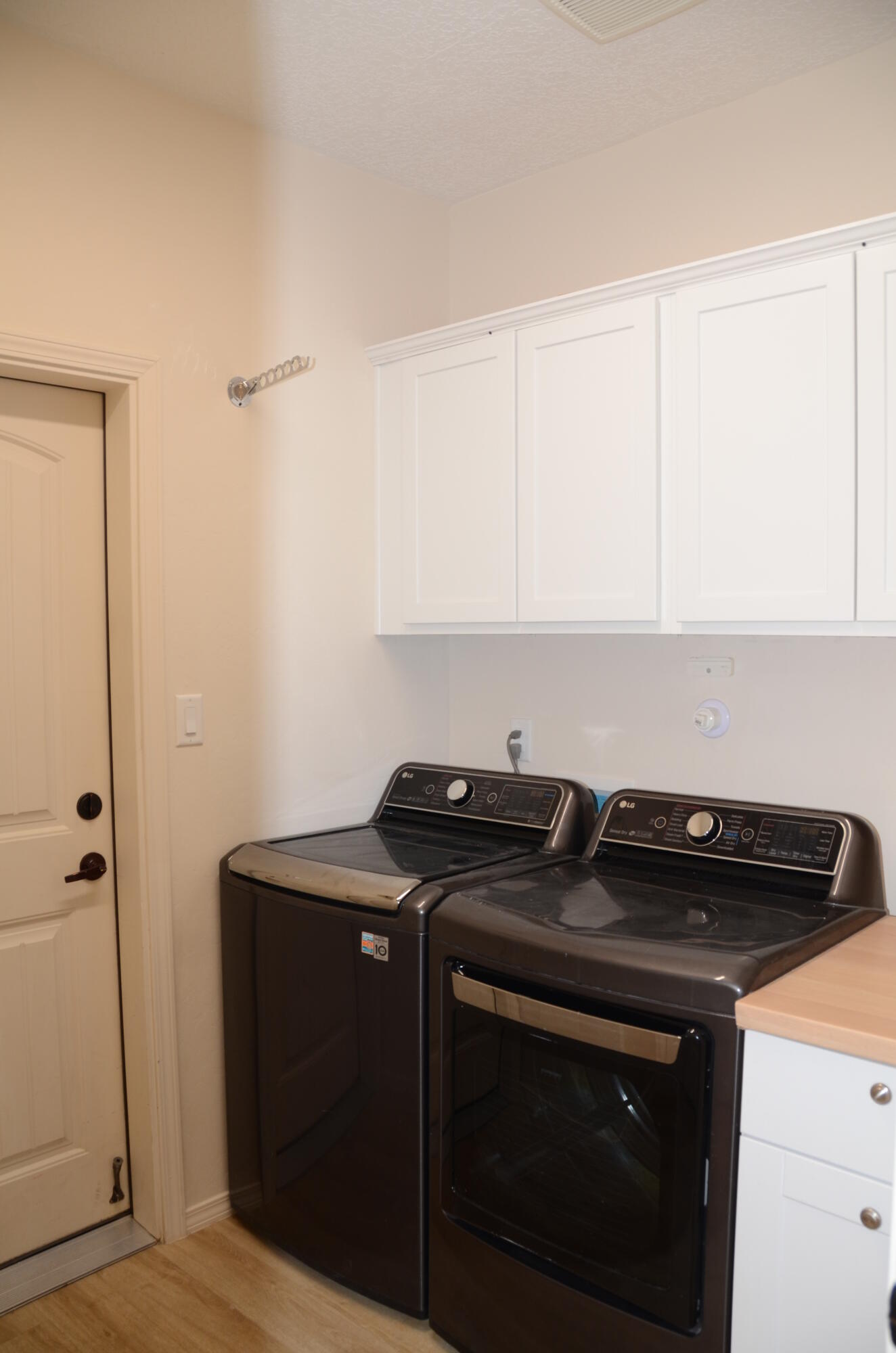 Photo 2 — 15 Mountain View Place