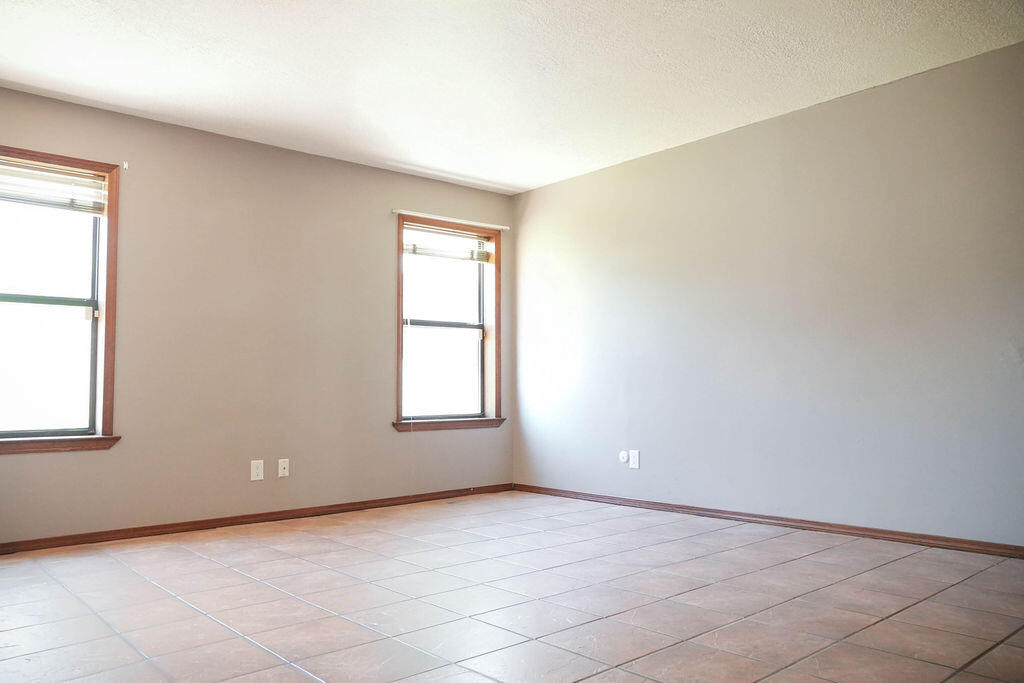 Photo 6 — 1625 Bluffside Place NW