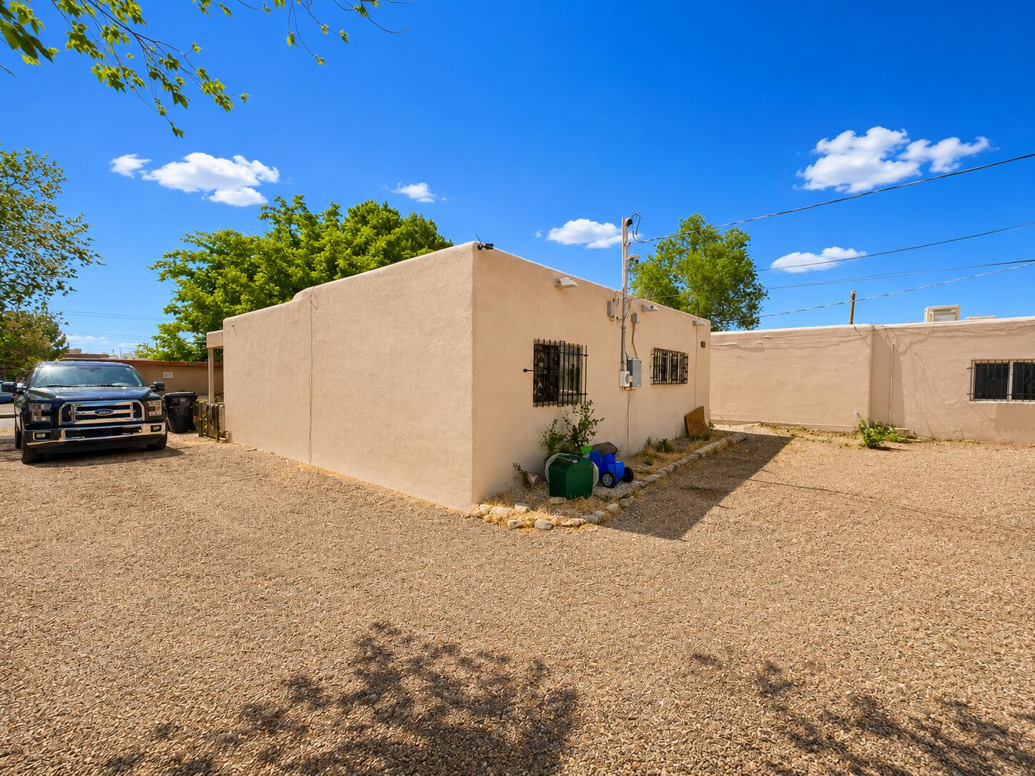 Photo 4 — 616 & 618 Mesilla Street SE
