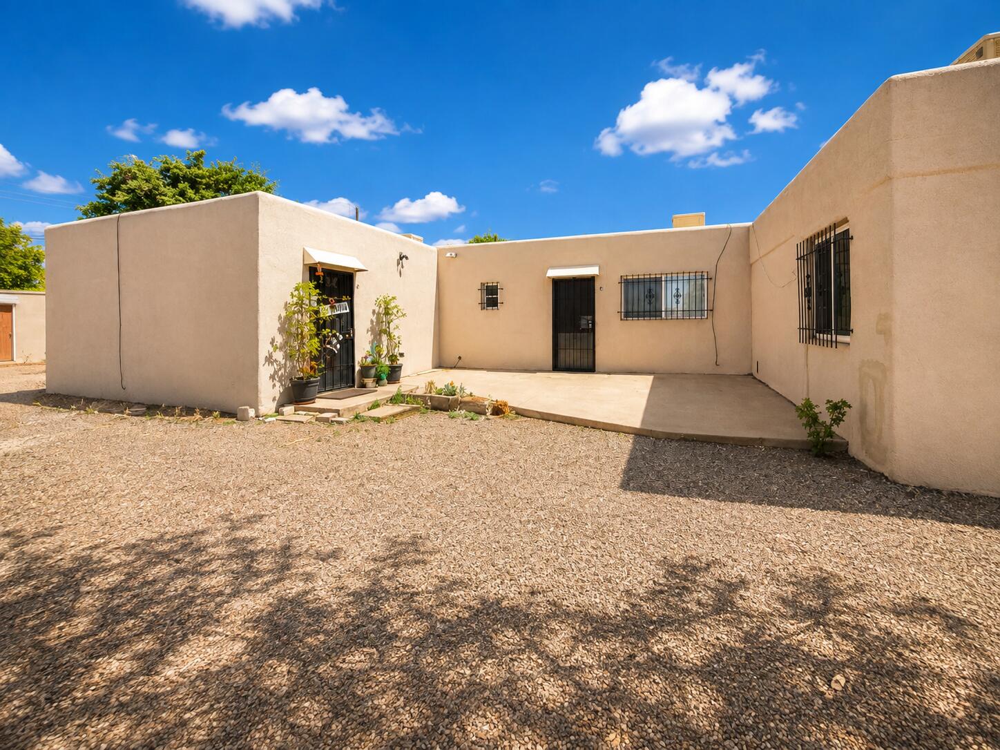 Photo 3 — 616 & 618 Mesilla Street SE