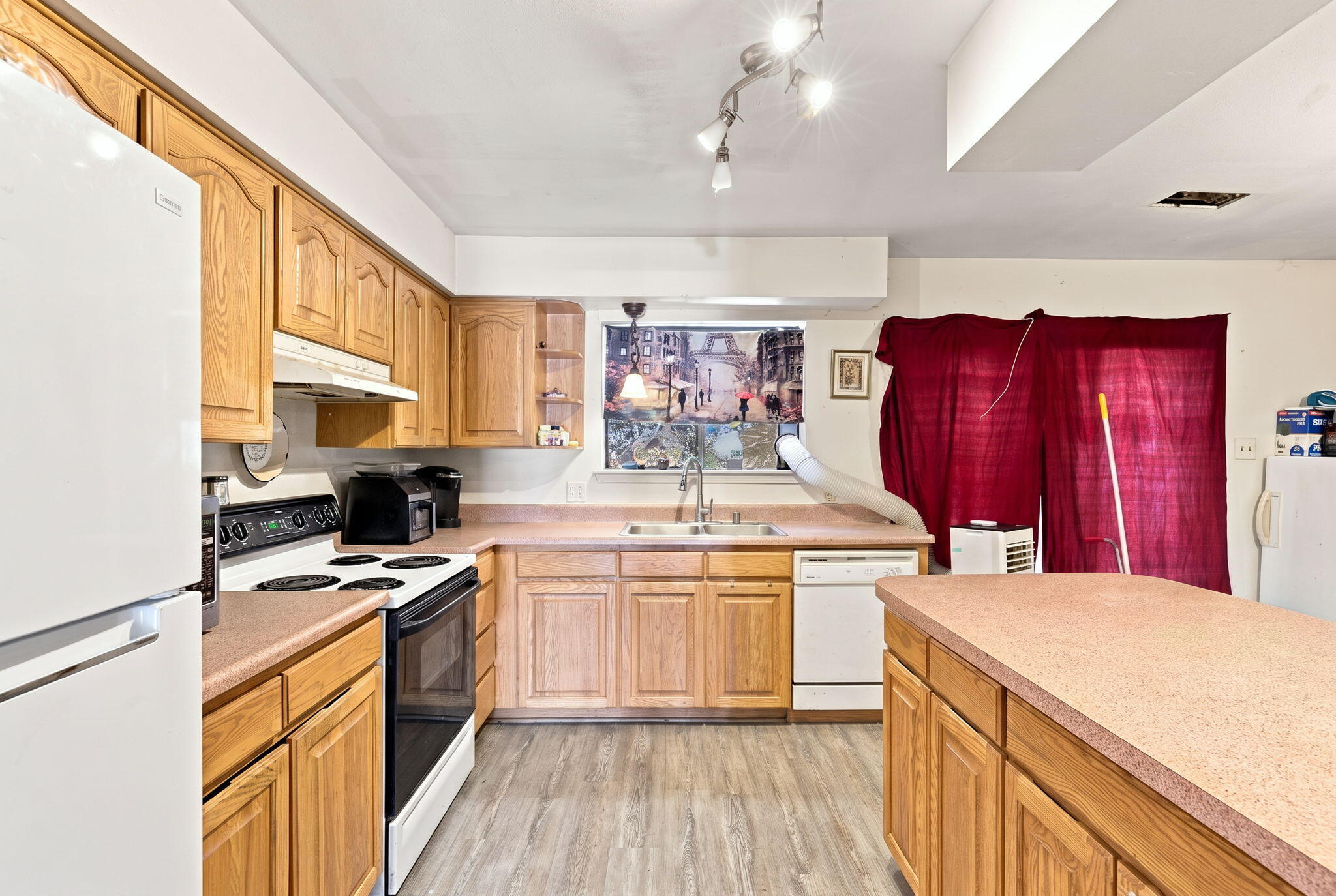 Photo 5 — 1209 FOURTH Street
