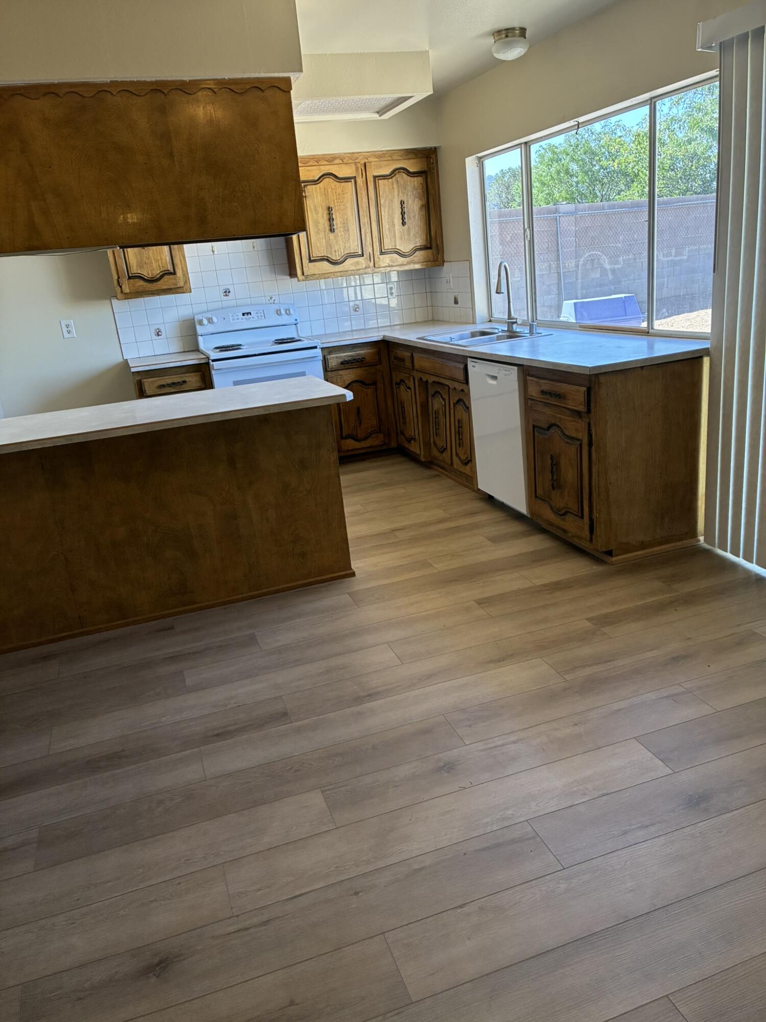Photo 15 — 11528 Nassau Drive NE