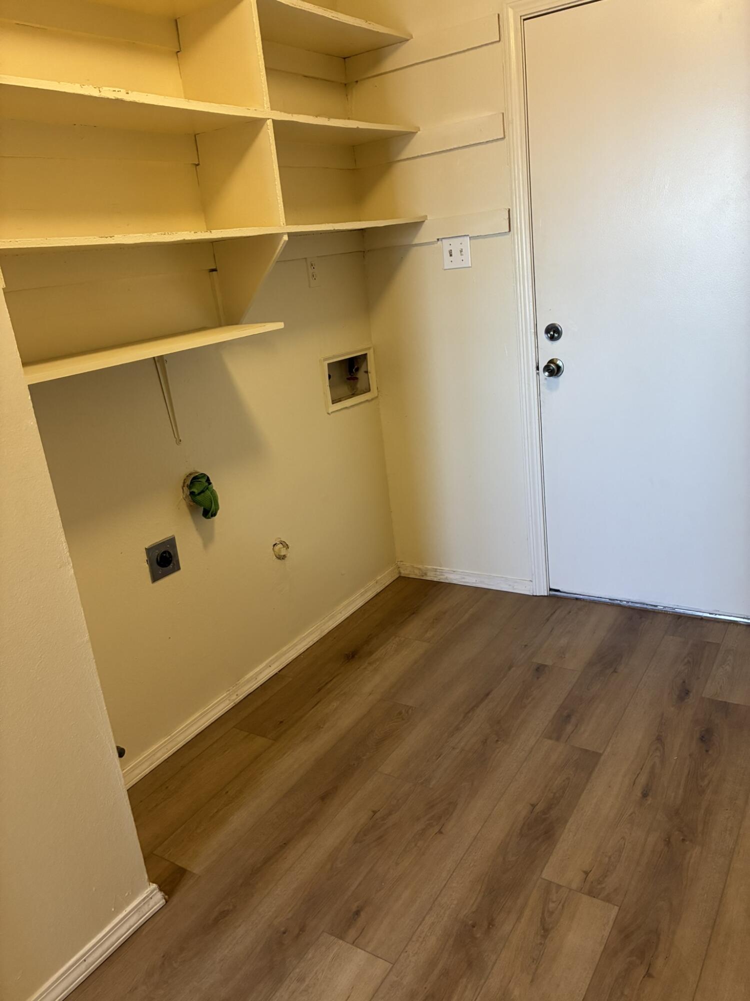Photo 13 — 11528 Nassau Drive NE