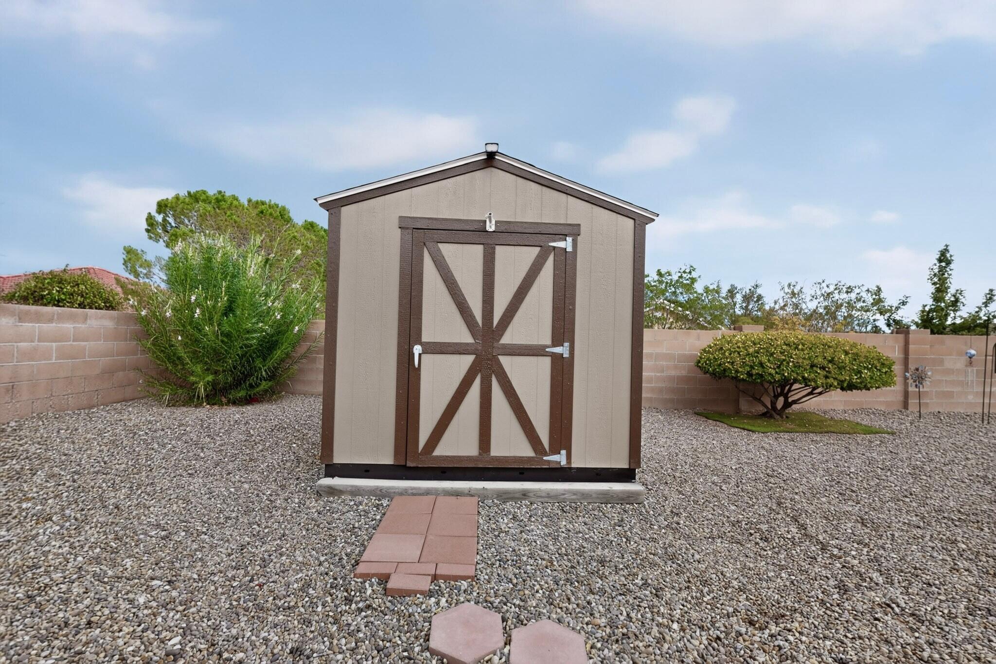 Photo 12 — 2441 Manzano Loop NE