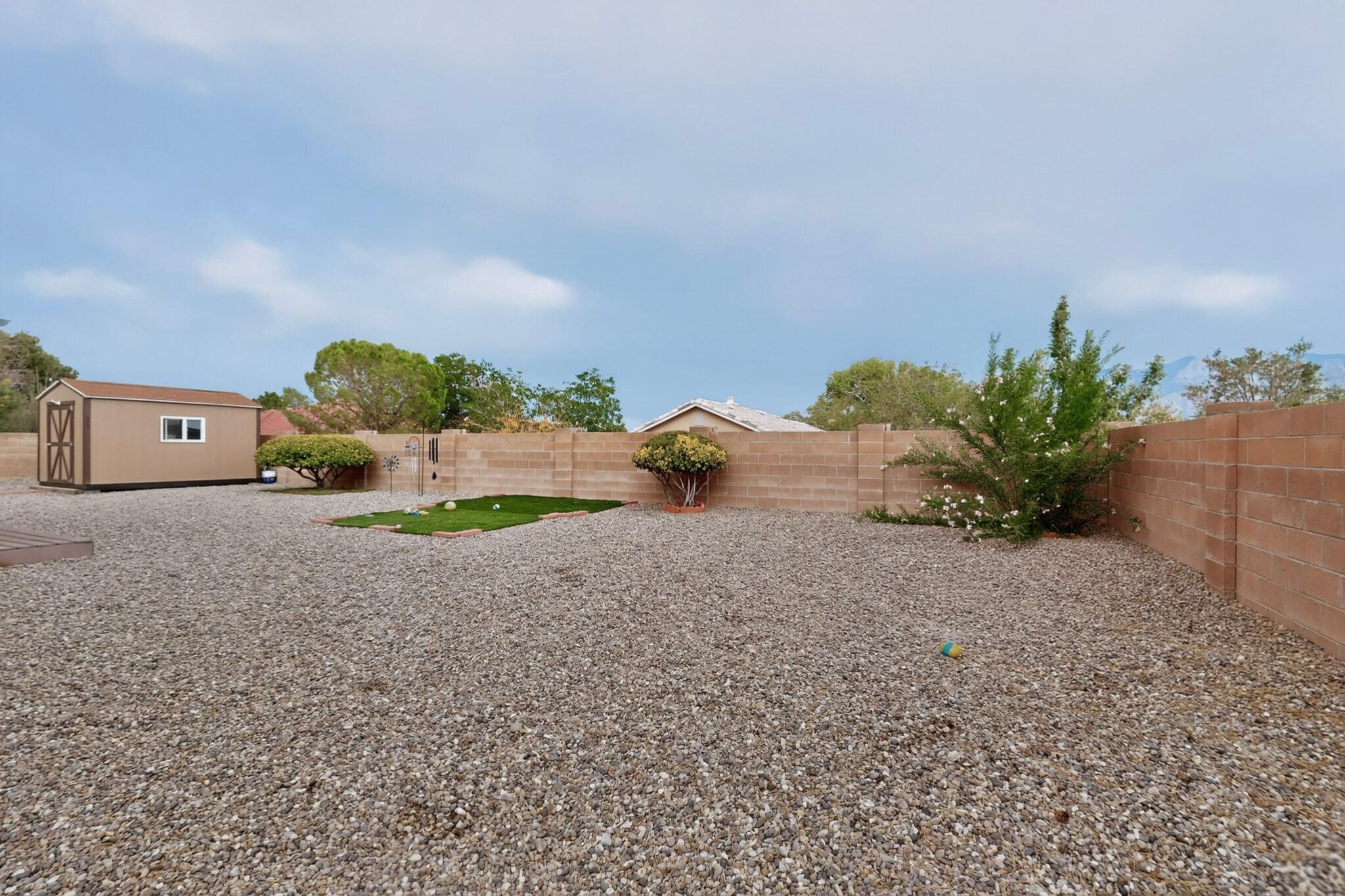 Photo 11 — 2441 Manzano Loop NE