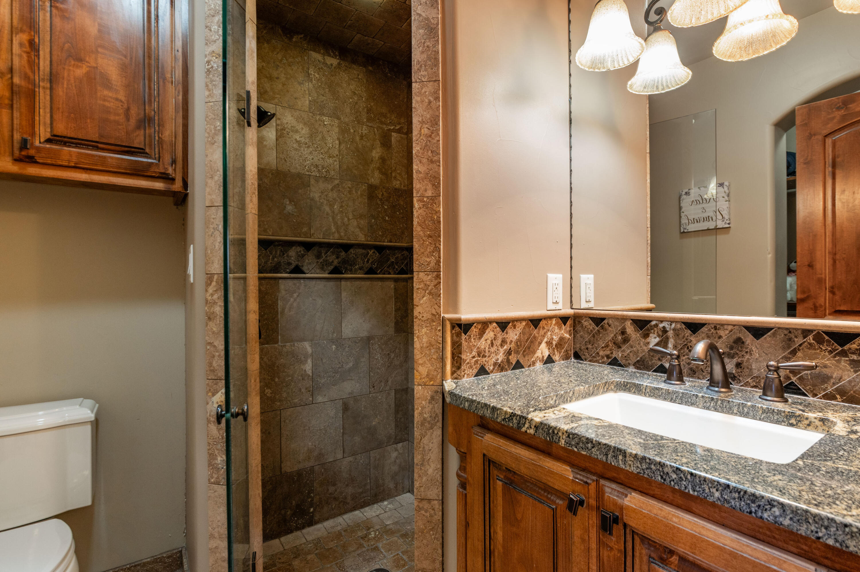 Photo 19 — 8801 Glendale Avenue NE