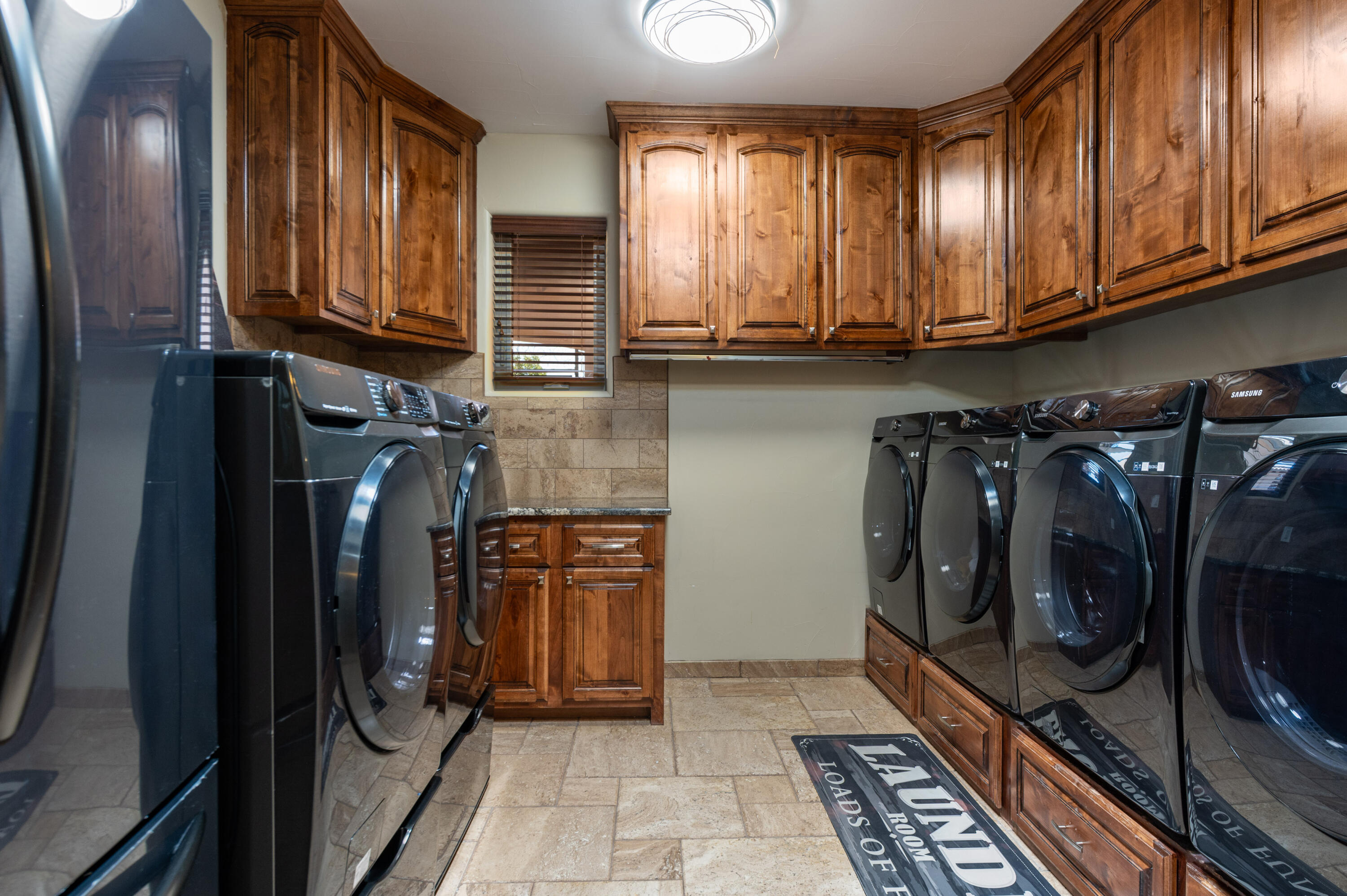 Photo 12 — 8801 Glendale Avenue NE