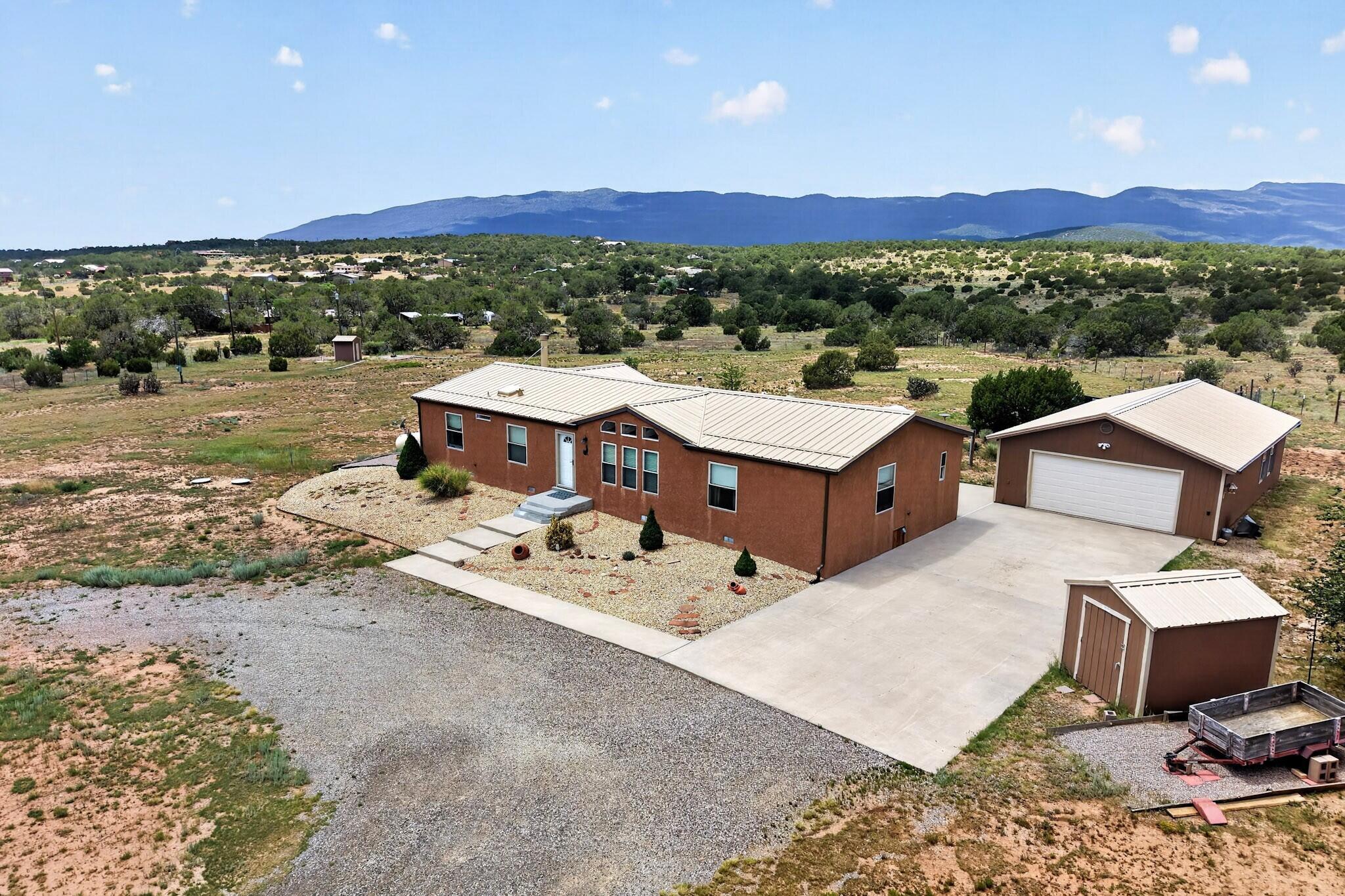 13 Crystal Gardens Lane, Tijeras, NM 87059