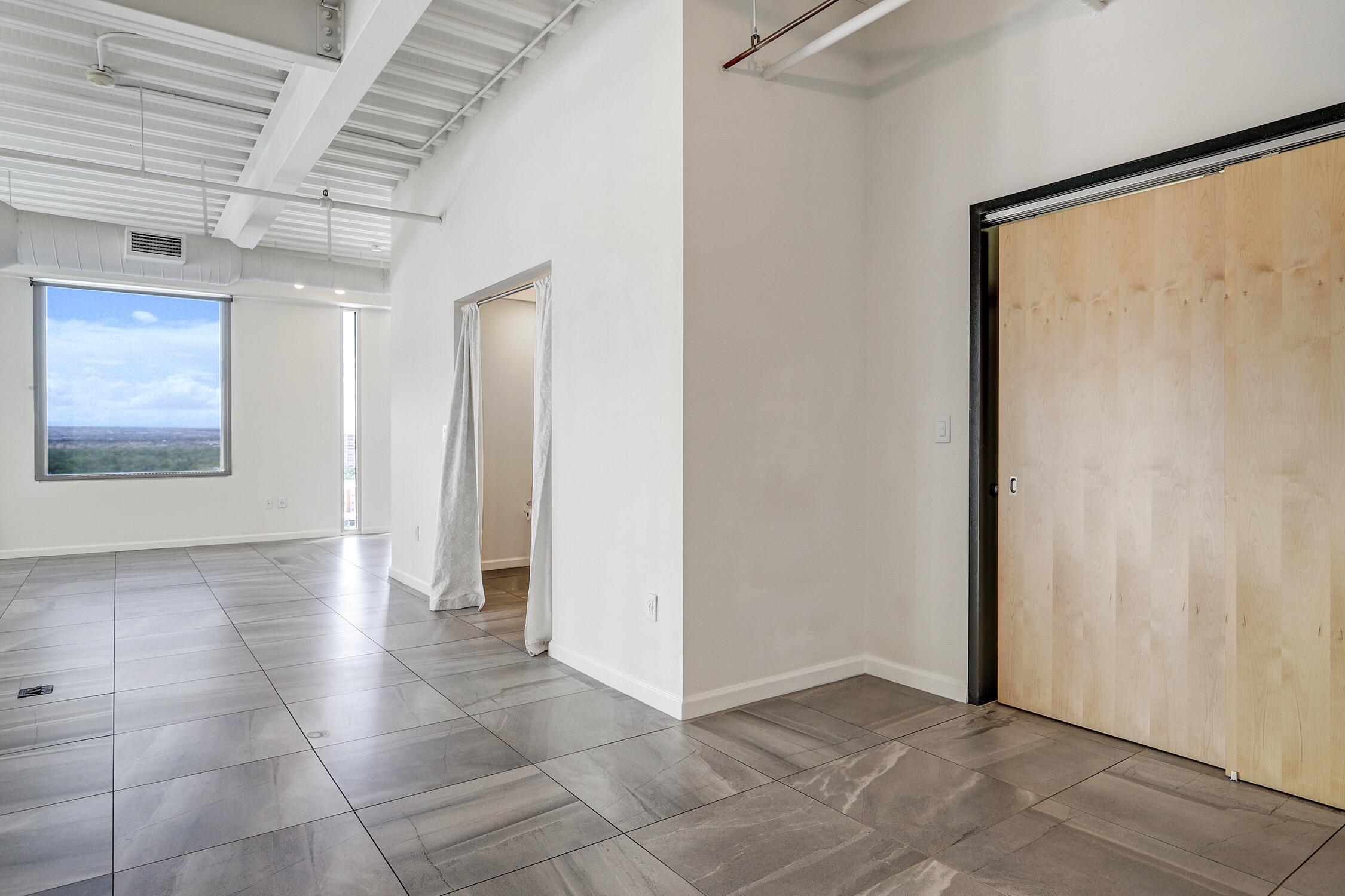 Photo 13 — 524 Central Avenue SW PH D