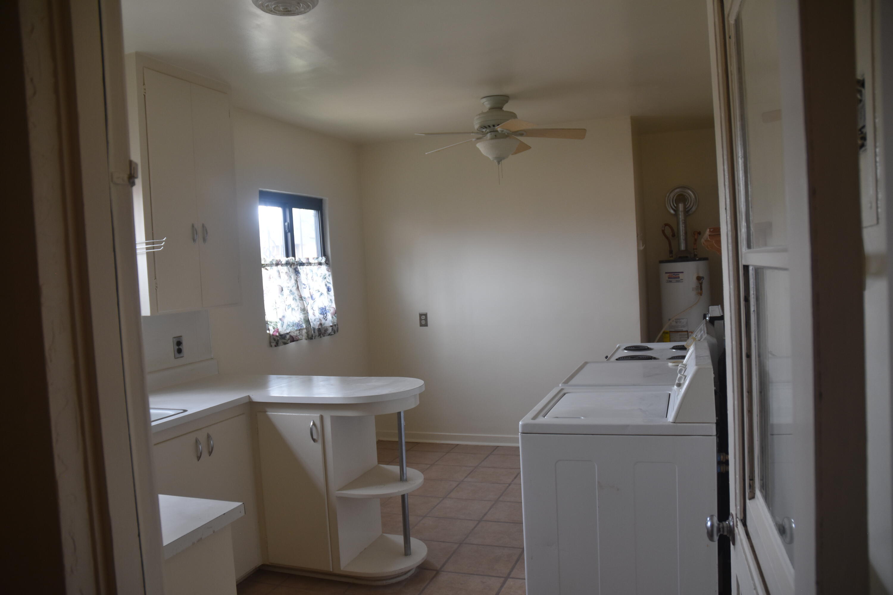 Photo 2 — 4013 Thaxton Avenue SE