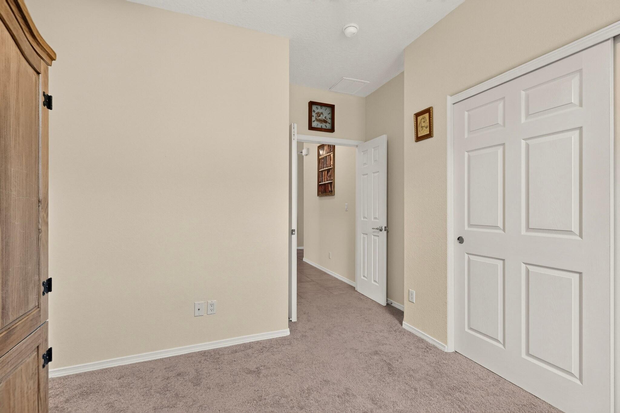 Photo 16 — 10215 Ventana Oeste Drive NW