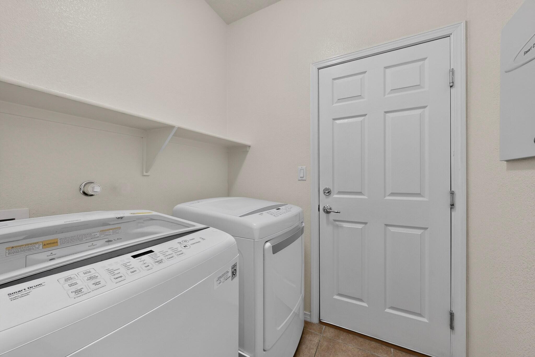 Photo 8 — 10215 Ventana Oeste Drive NW