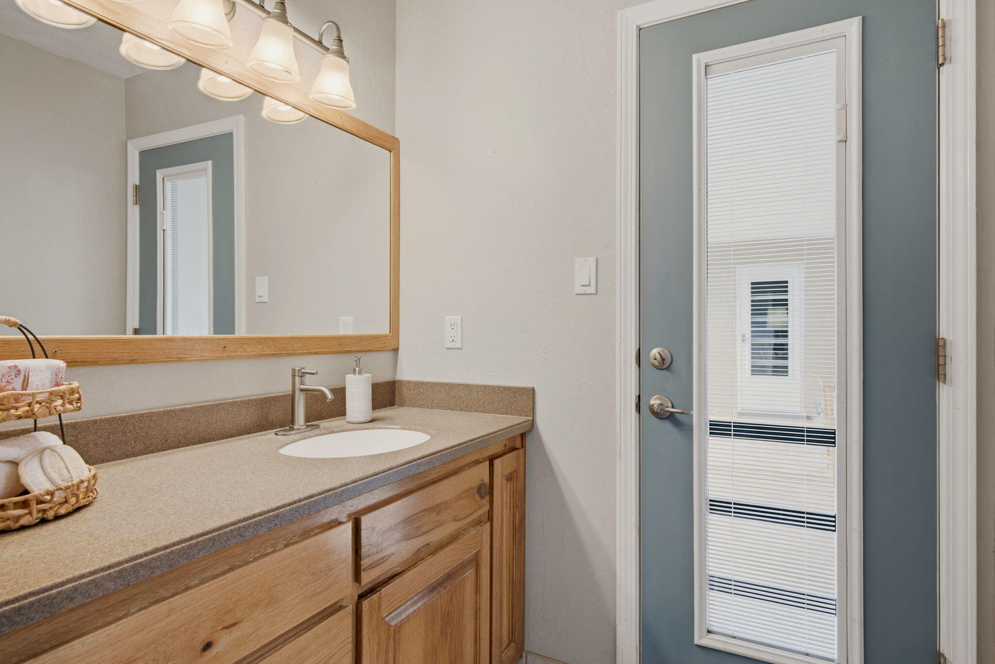 Photo 13 — 5401 Purcell Drive NE