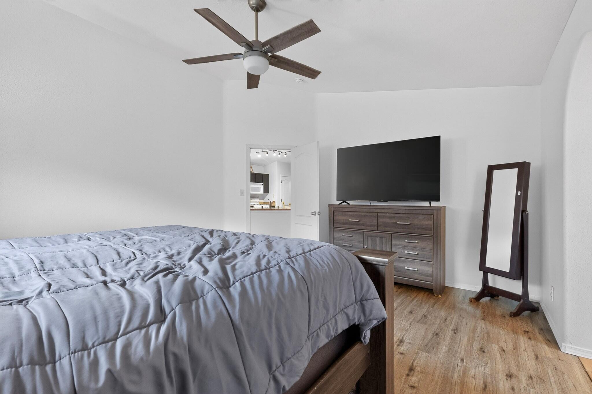 Photo 18 — 10535 Portofino Drive NW