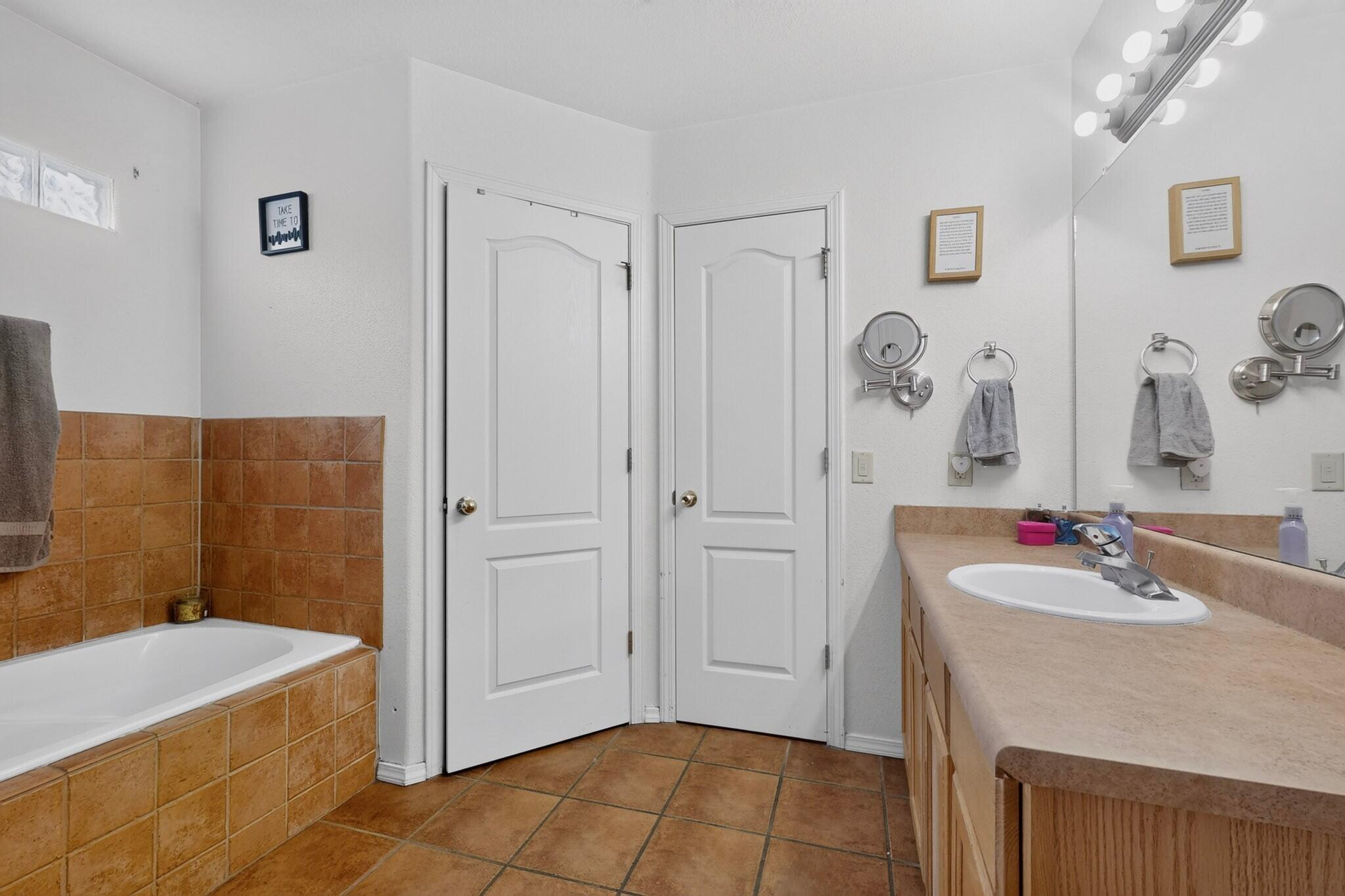 Photo 16 — 10535 Portofino Drive NW