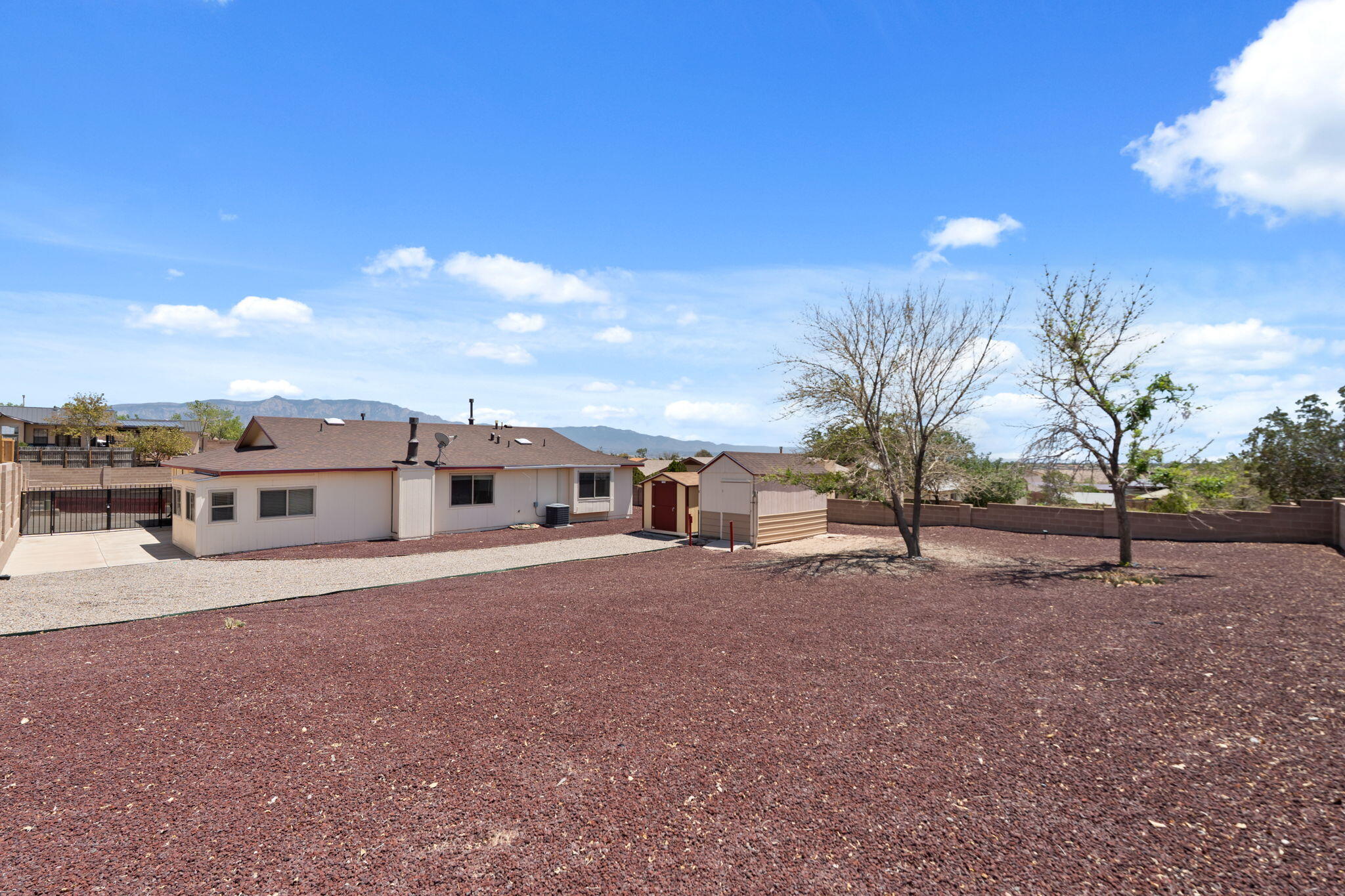 Photo 12 — 553 Christine Drive NE