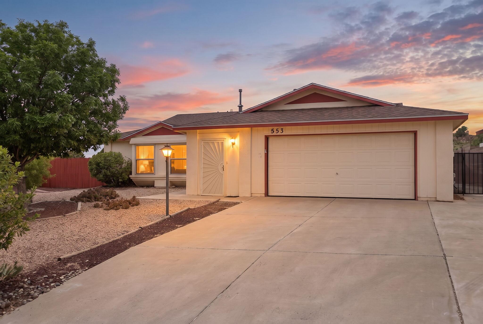 Photo 4 — 553 Christine Drive NE