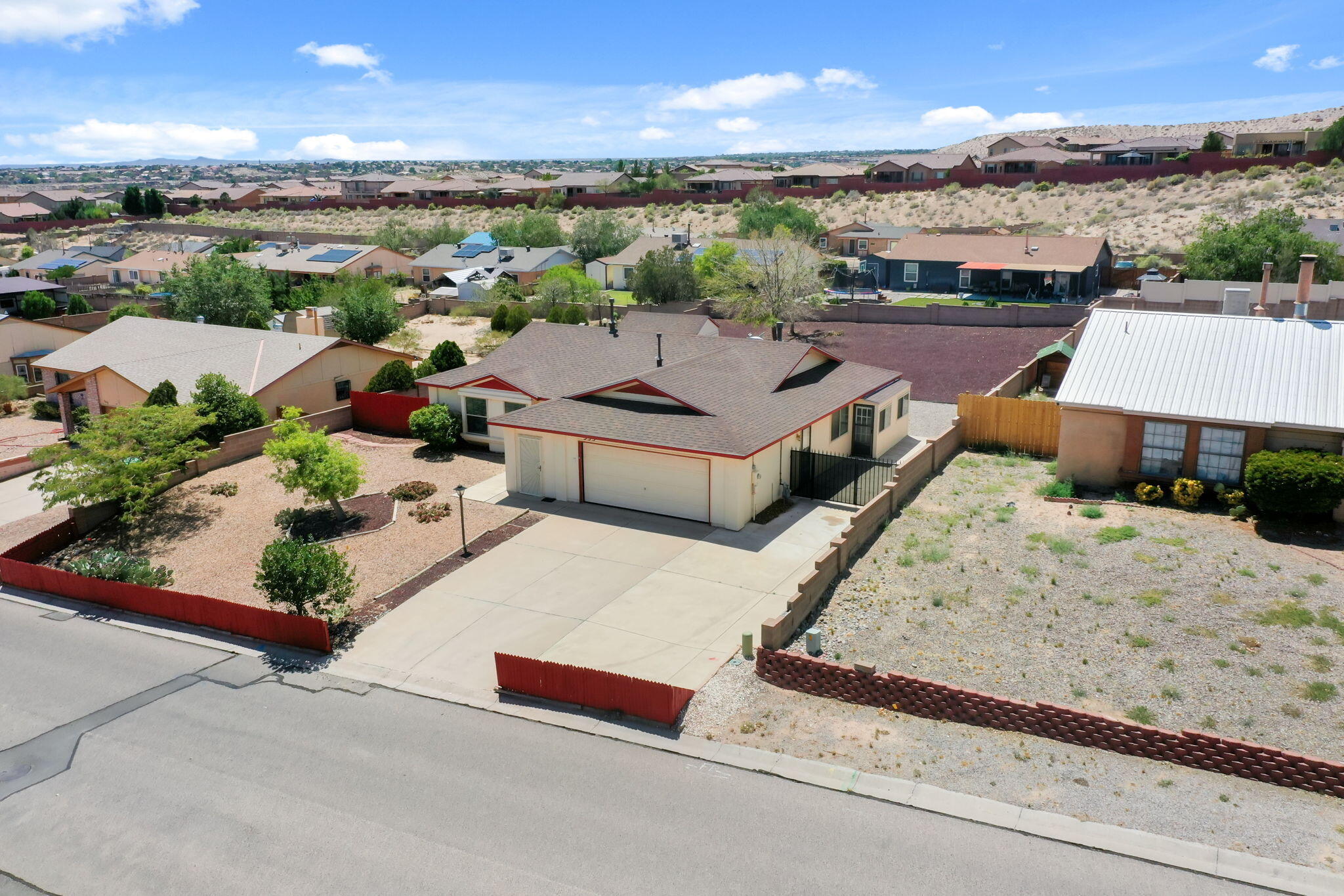 Photo 2 — 553 Christine Drive NE