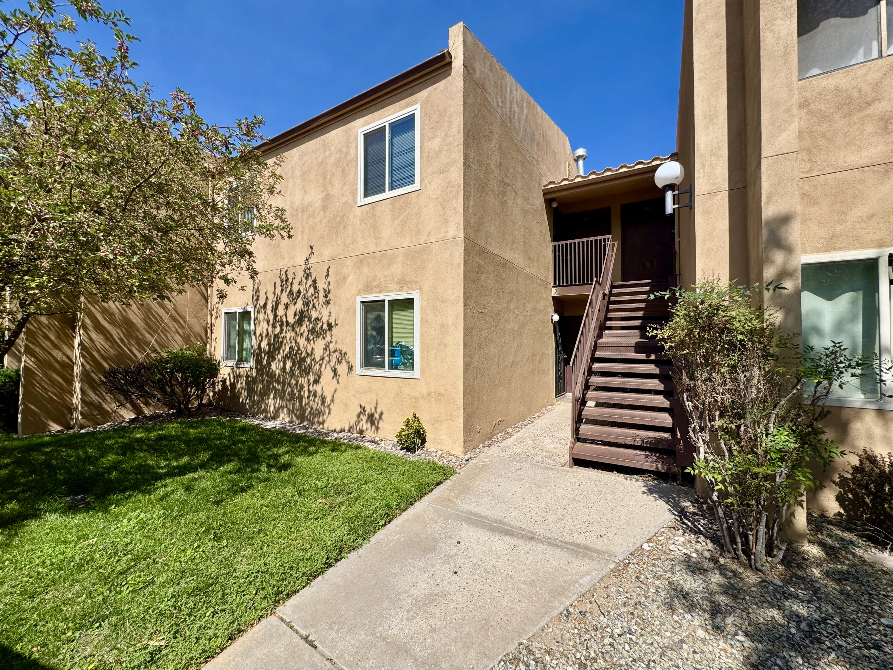 917 Country Club Drive SE APT H, Rio Rancho, NM 87124