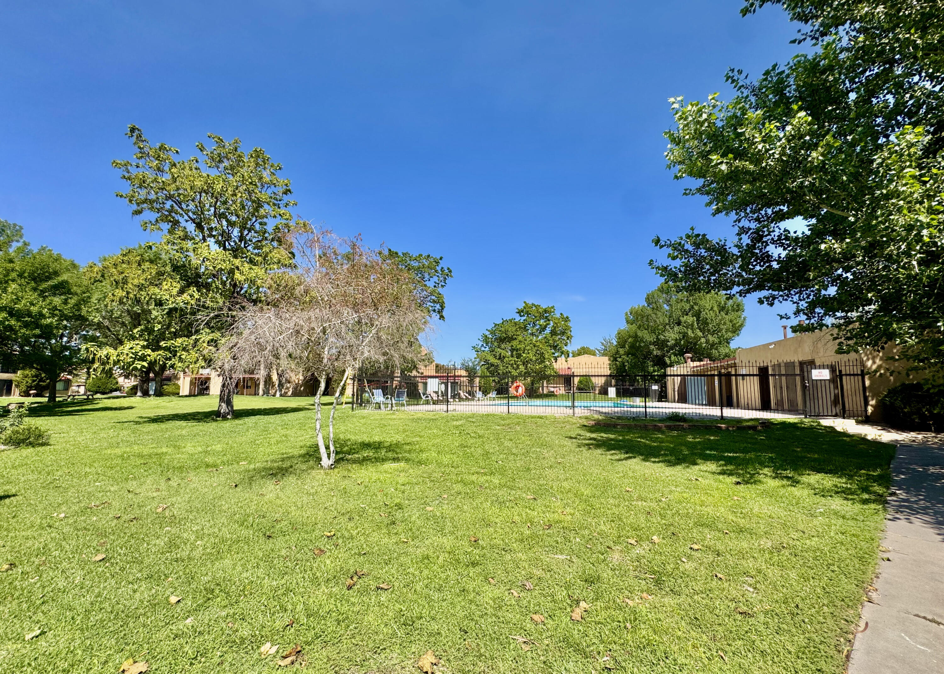 Photo 7 — 917 Country Club Drive SE APT H