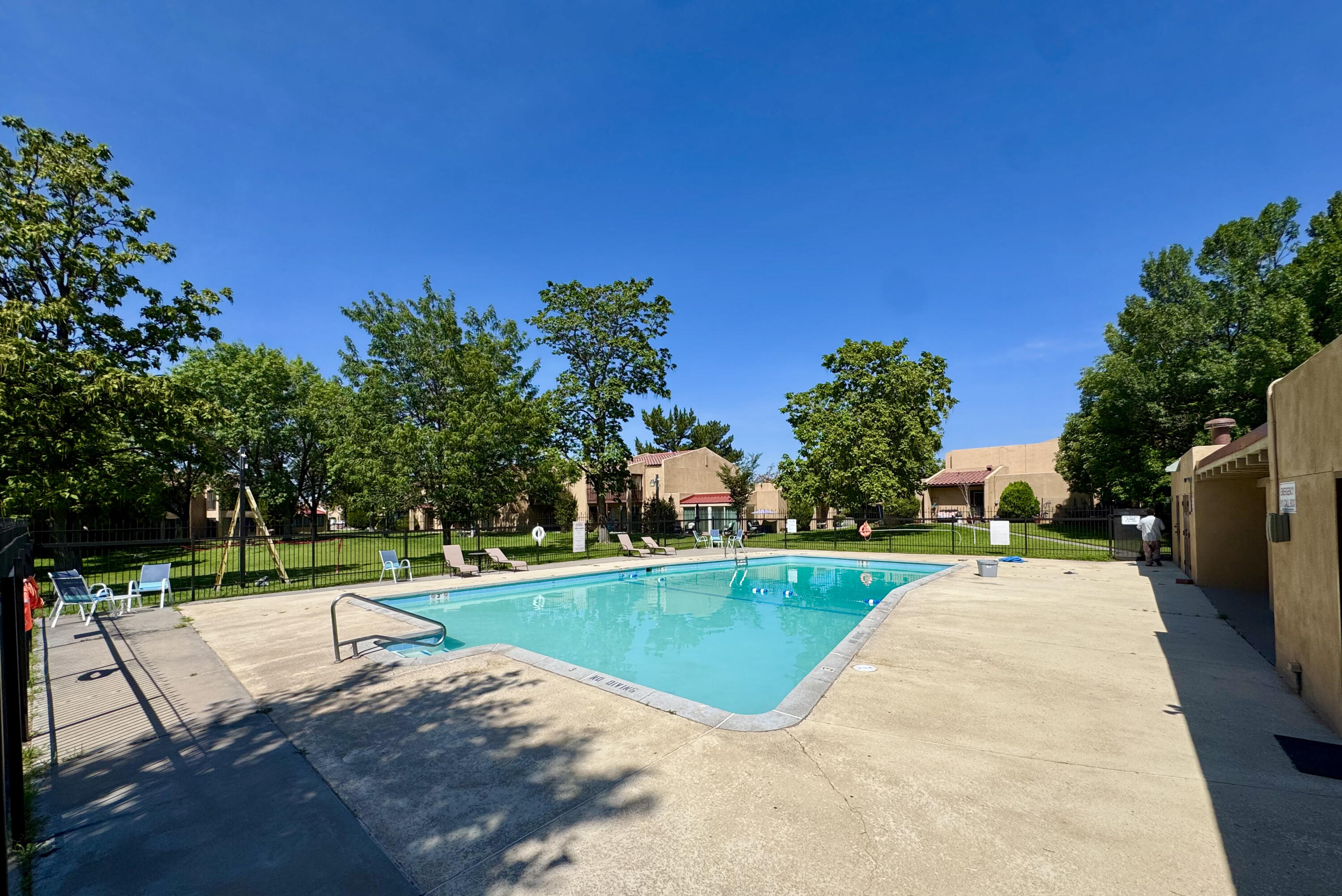 Photo 5 — 917 Country Club Drive SE APT H