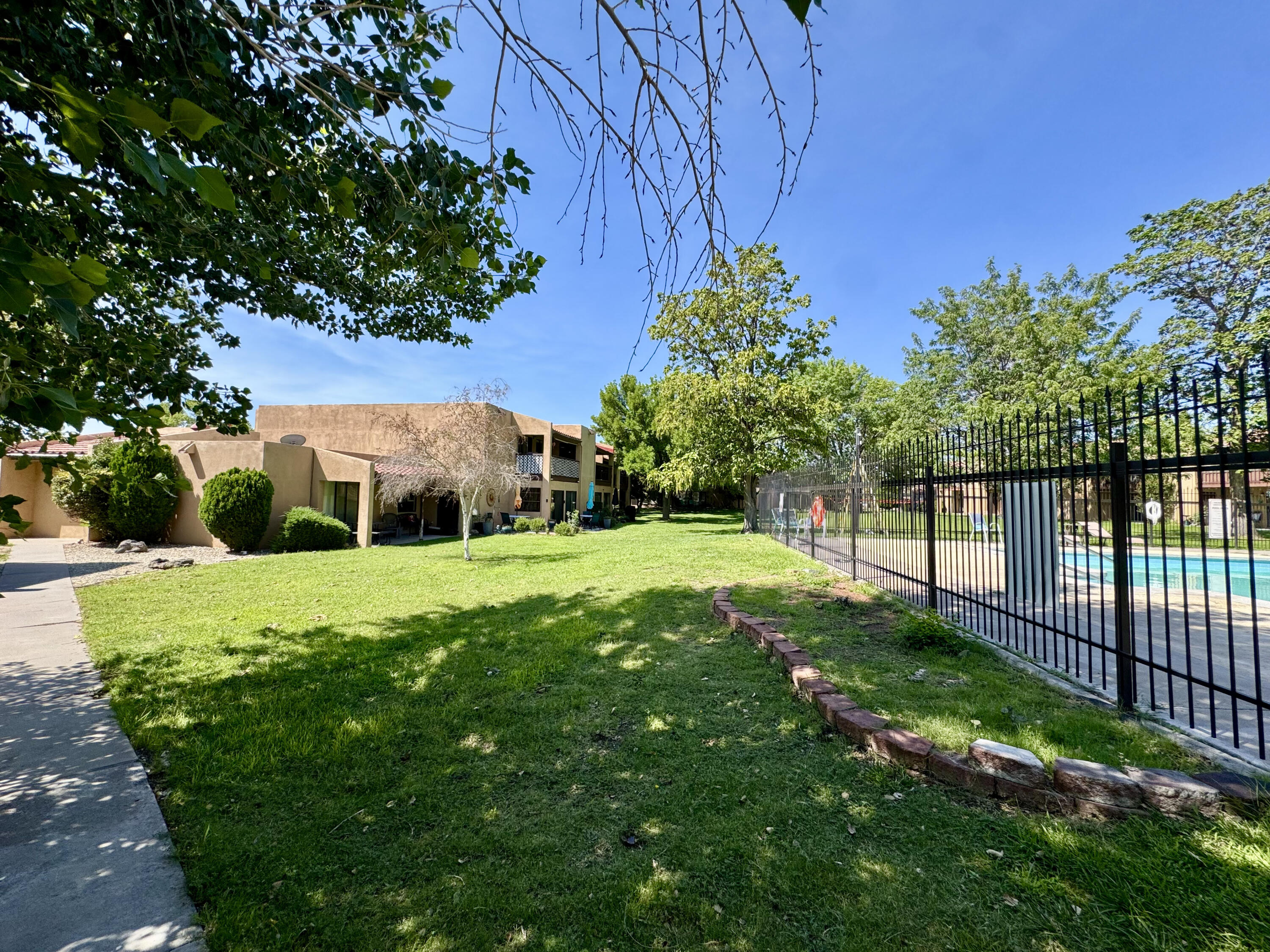 Photo 4 — 917 Country Club Drive SE APT H