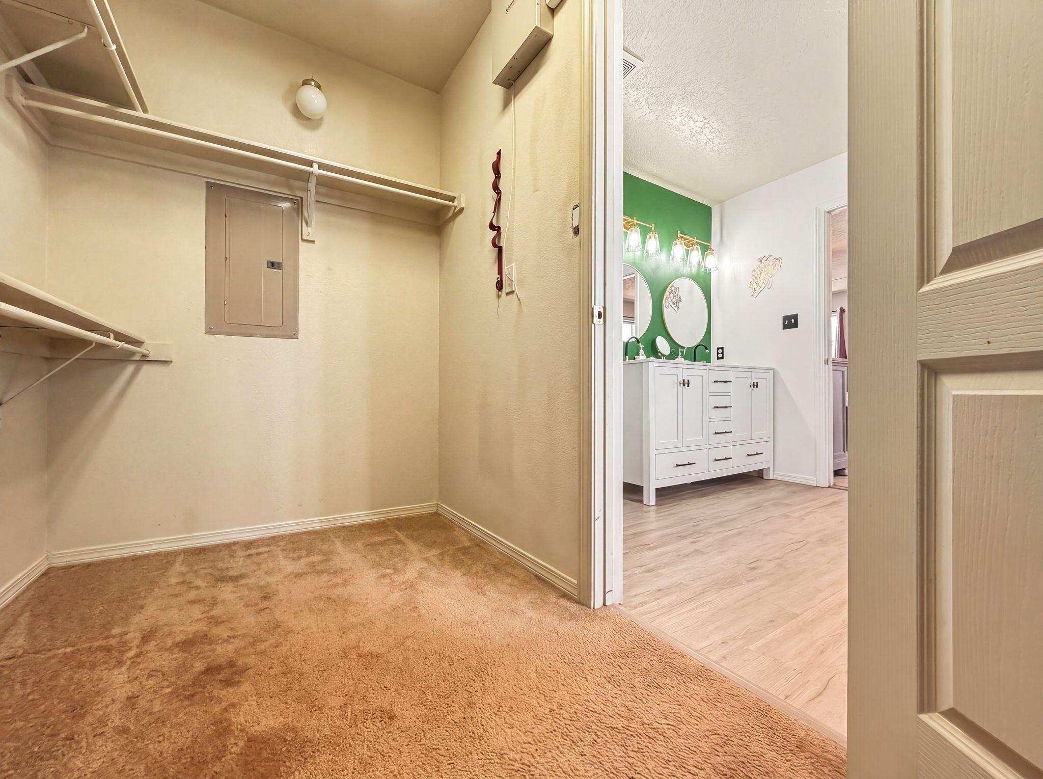 Photo 10 — 8805 Tradewind Road NW