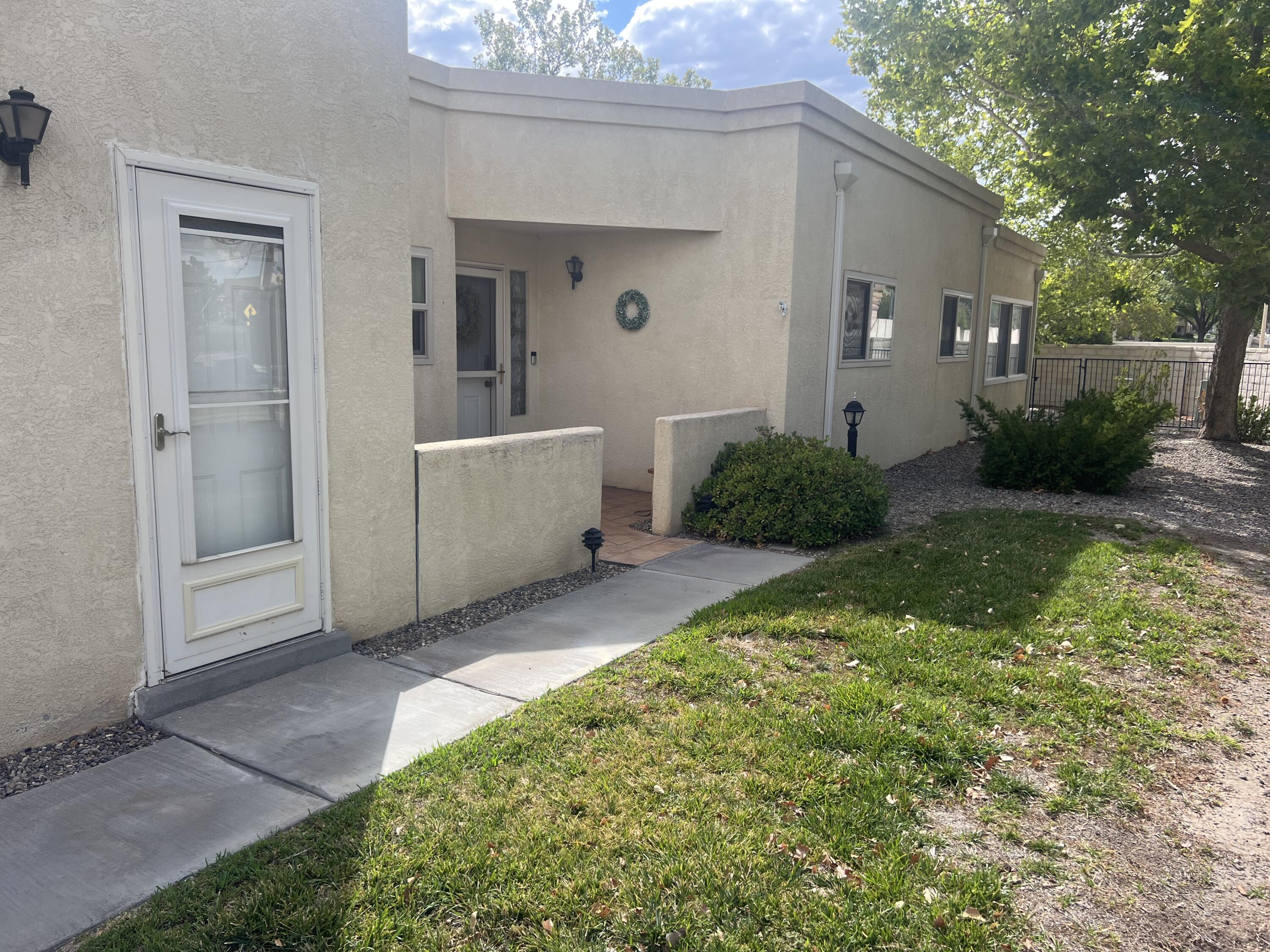 Photo 3 — 3265 Esplanade Circle SE
